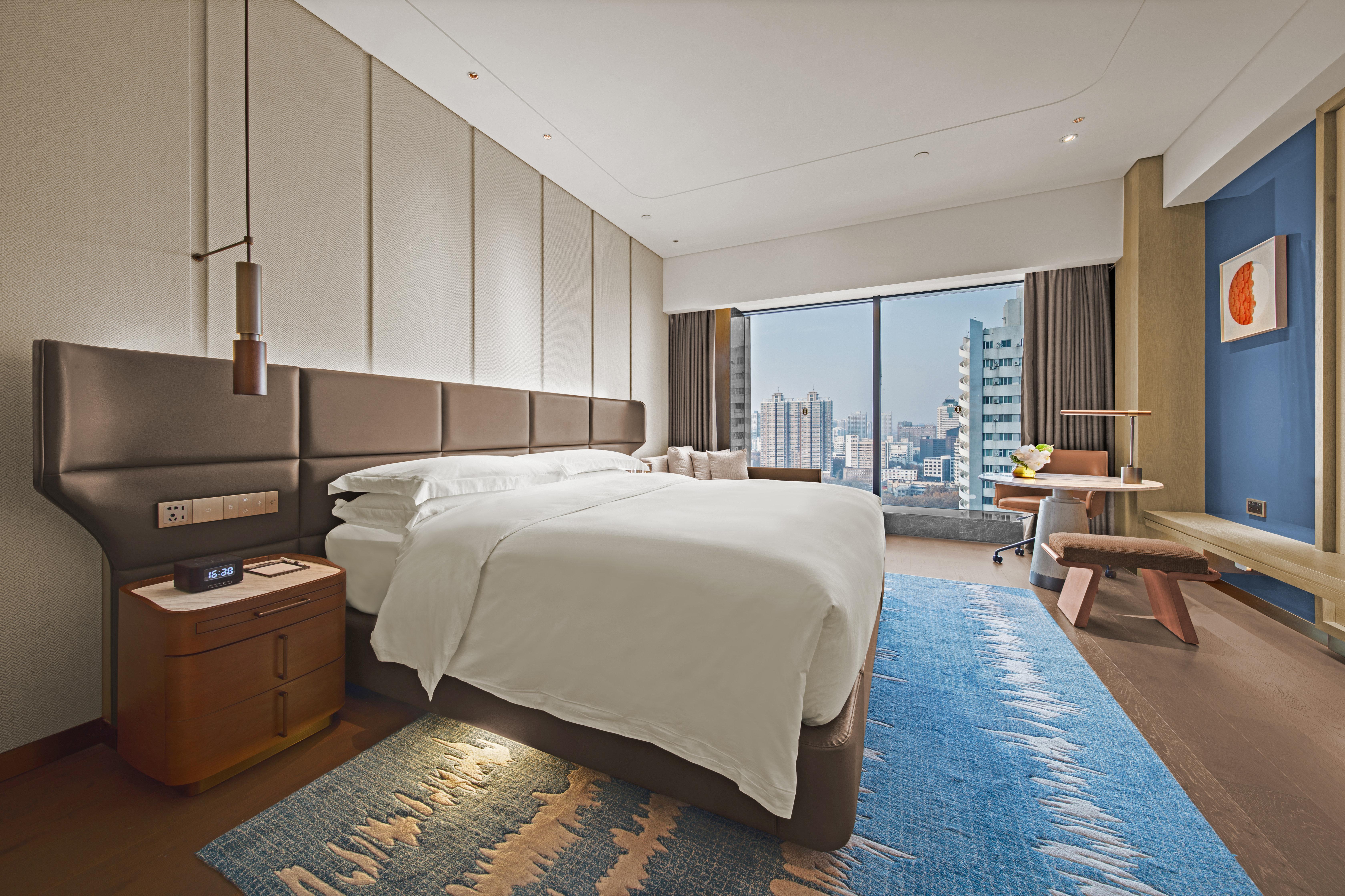 Double Classic King Bed