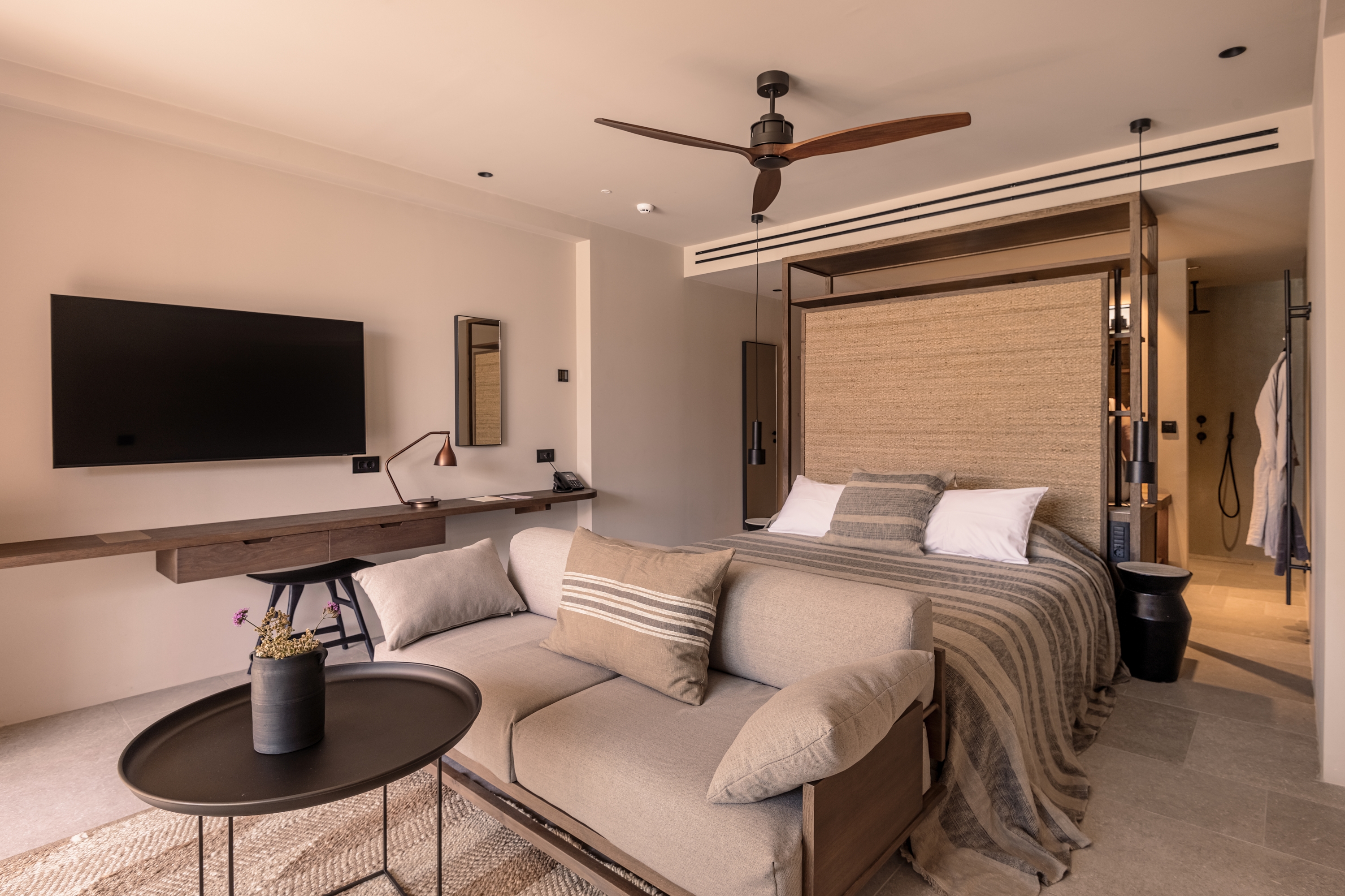 Suite Queen Size Bed