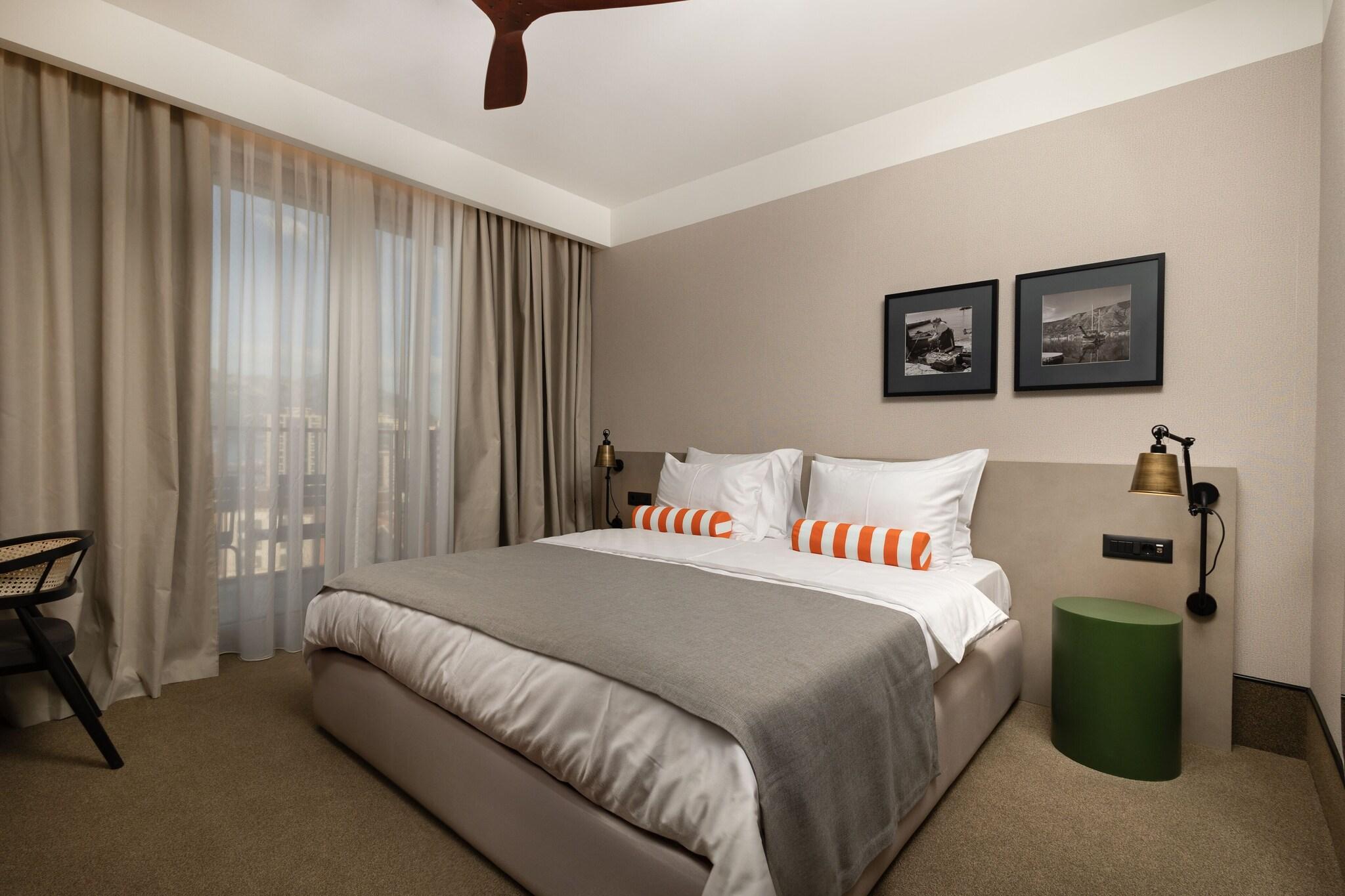 Double or Twin Queen Size Bed