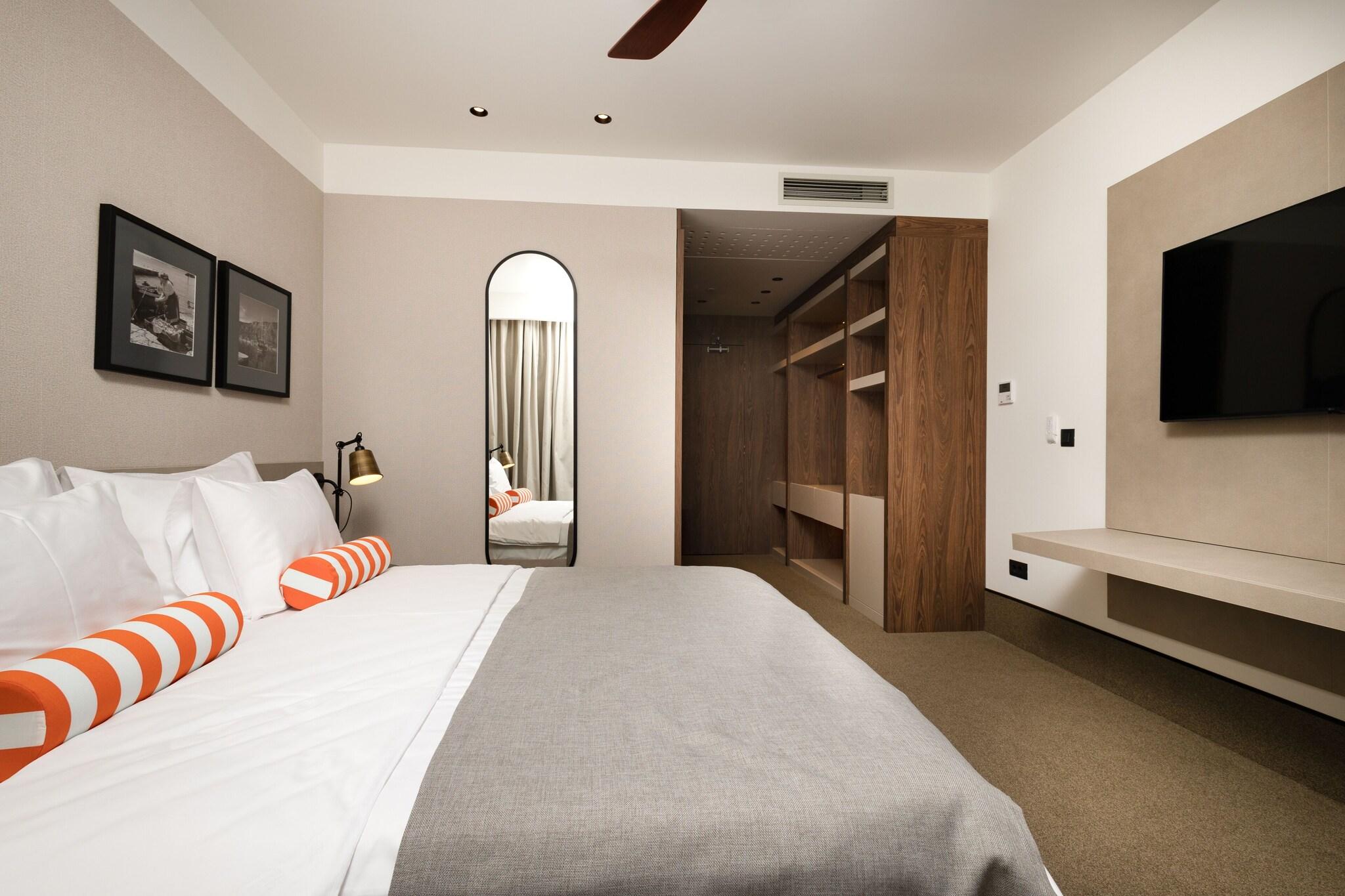 Double or Twin Queen Size Bed