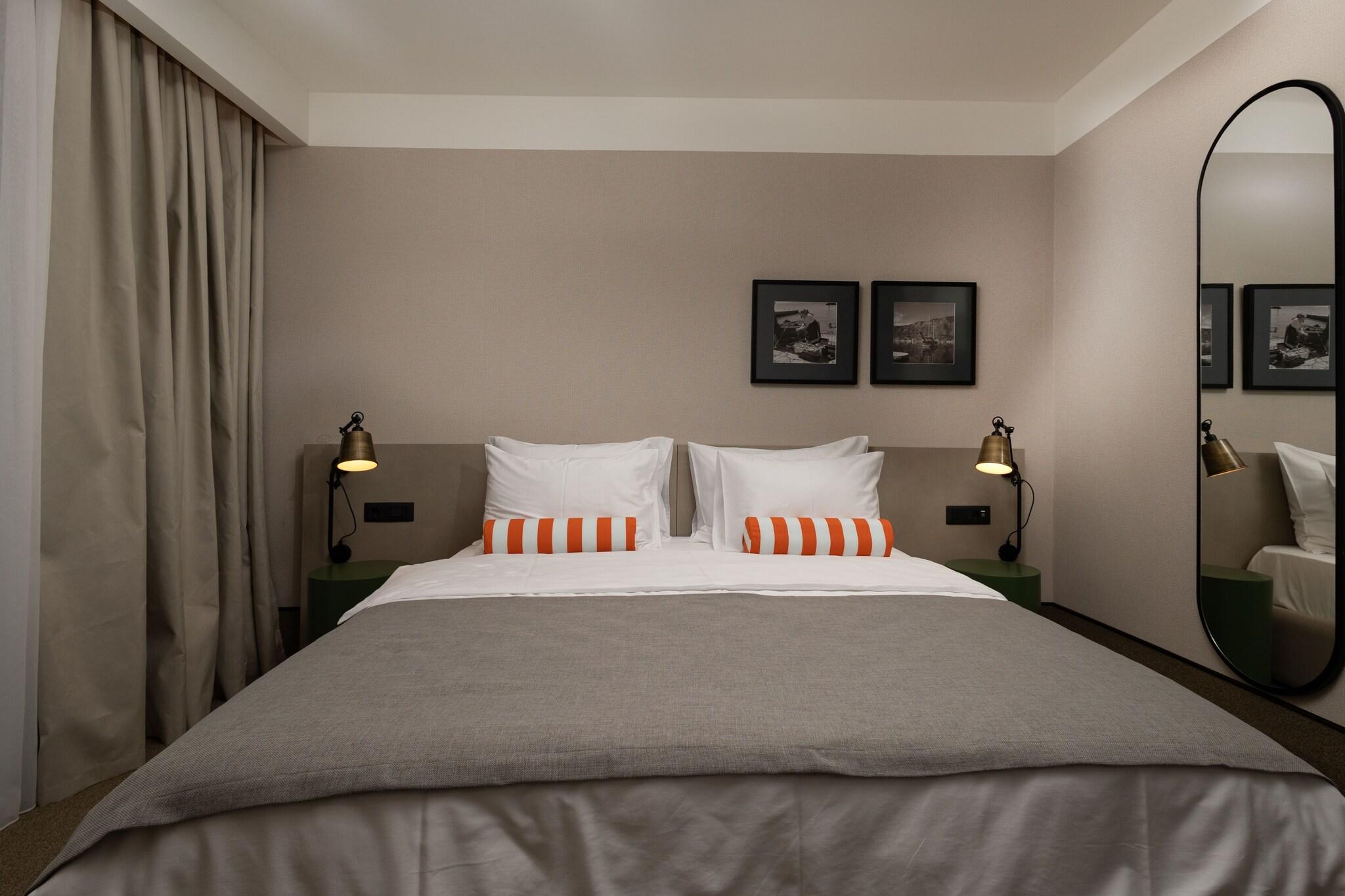 Double or Twin Queen Size Bed