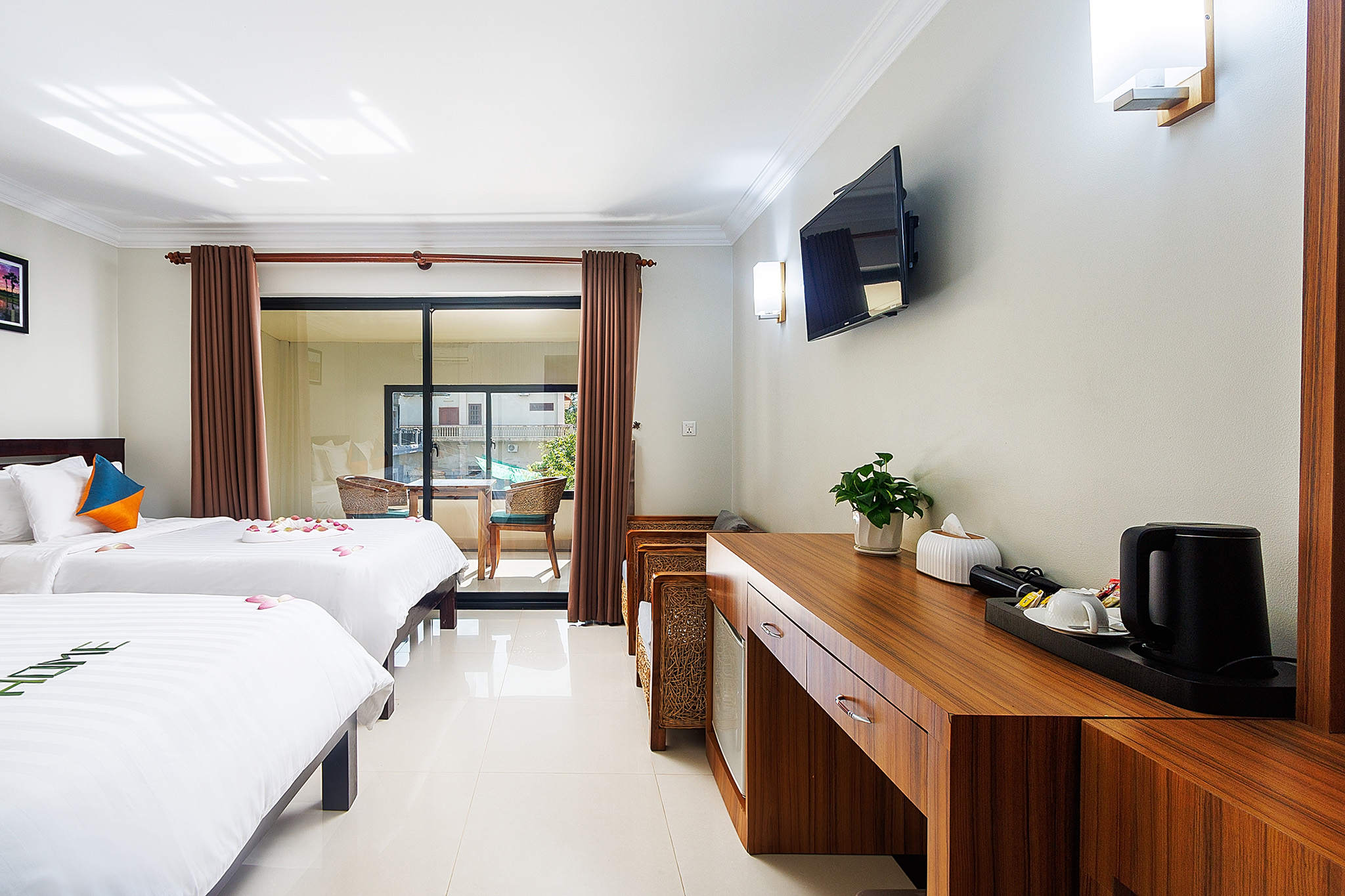 Family Room Deluxe with Views