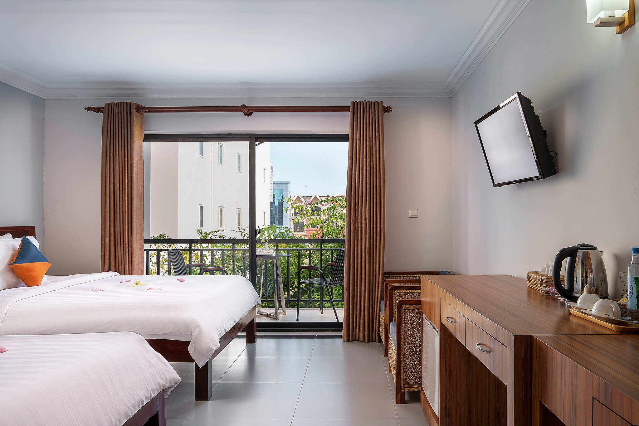 Twin Deluxe with Balcony