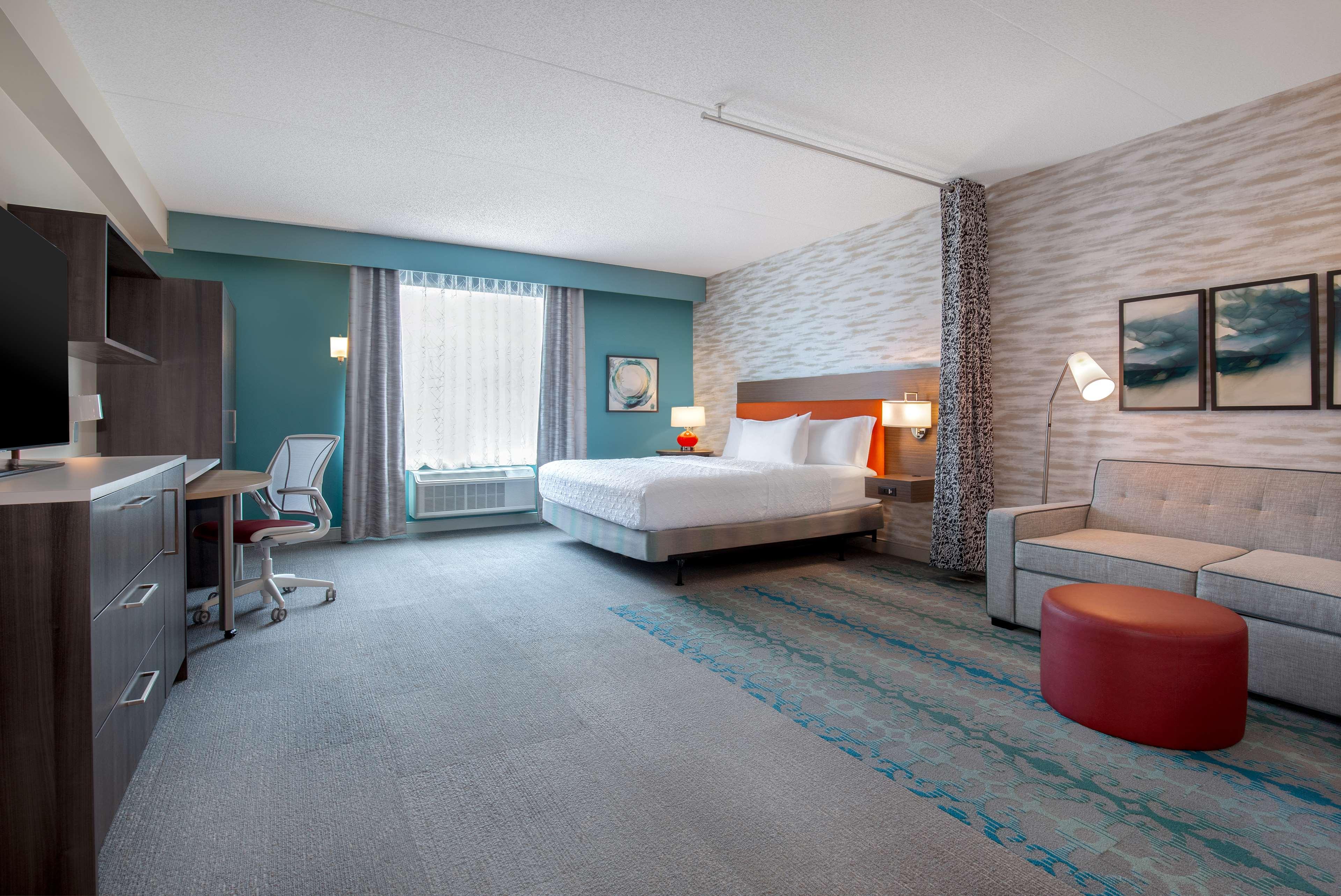 Studio Accessible King Size Bed