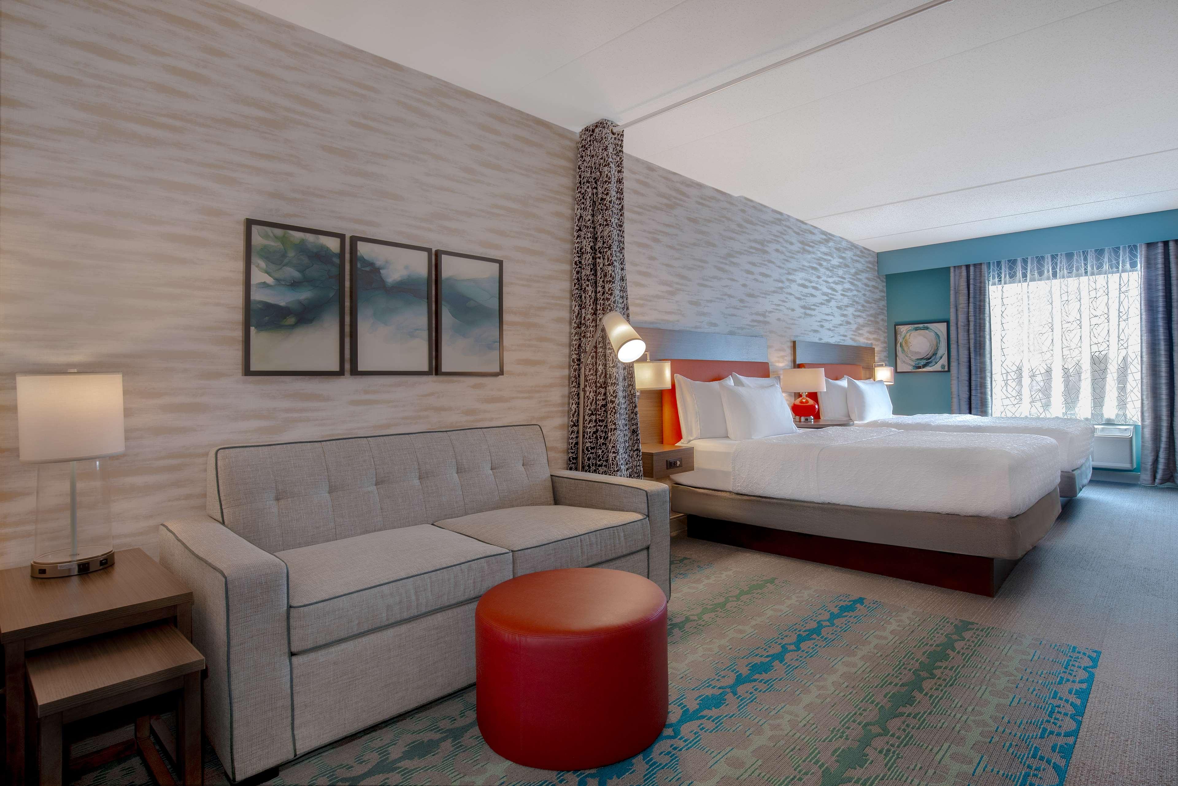 Studio Two Queen Beds