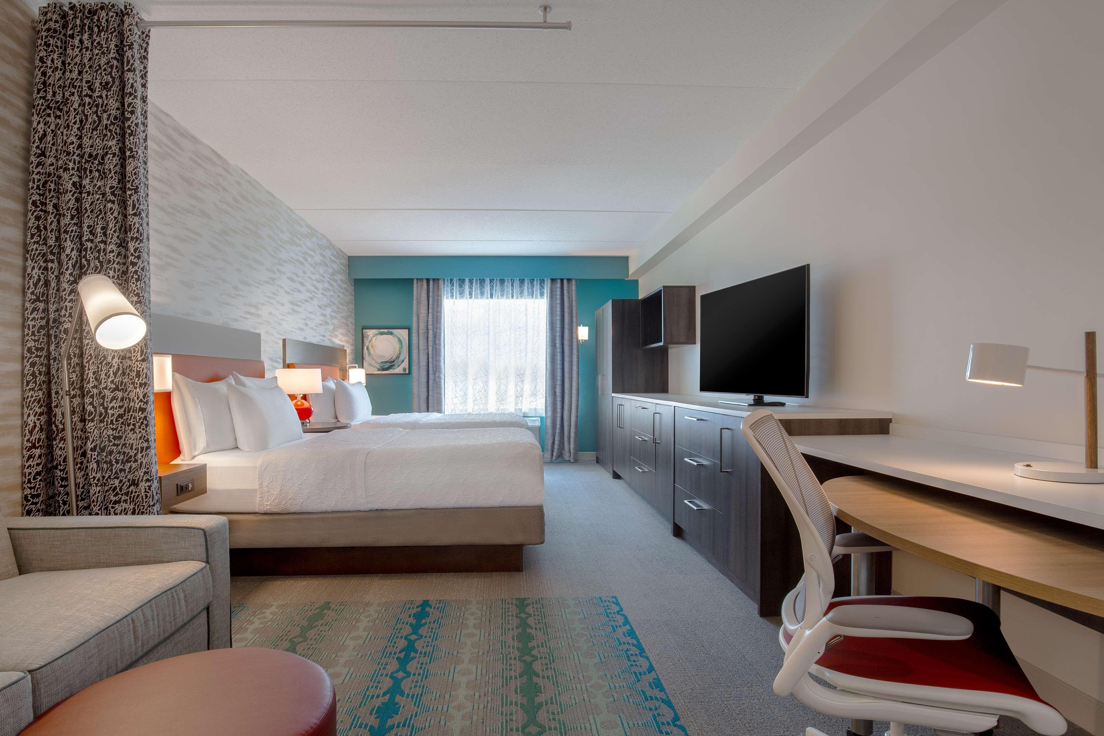 Studio Two Queen Beds