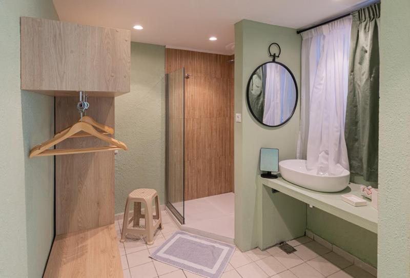 Double or Twin Side Sea View