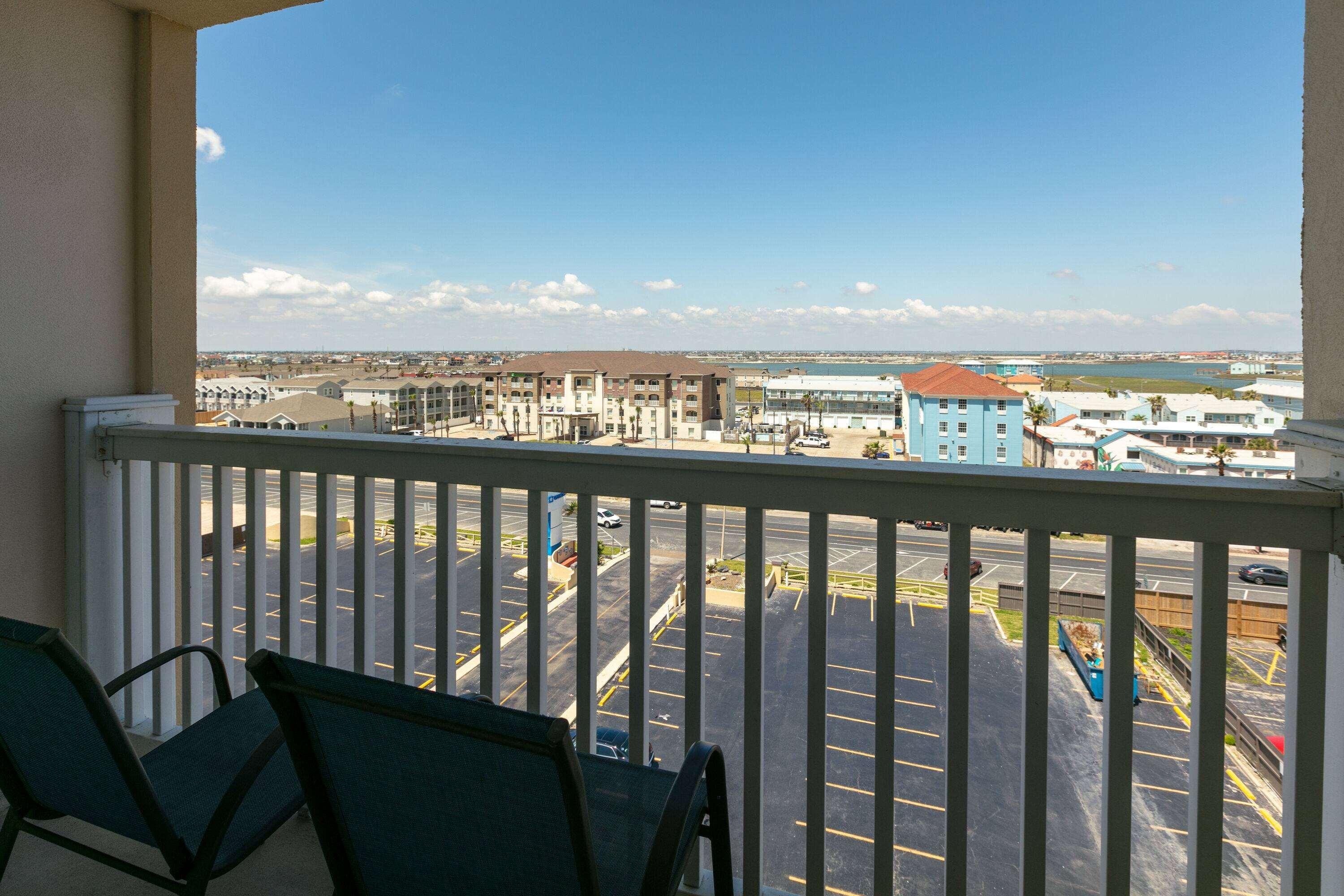 Suite City View King Bed