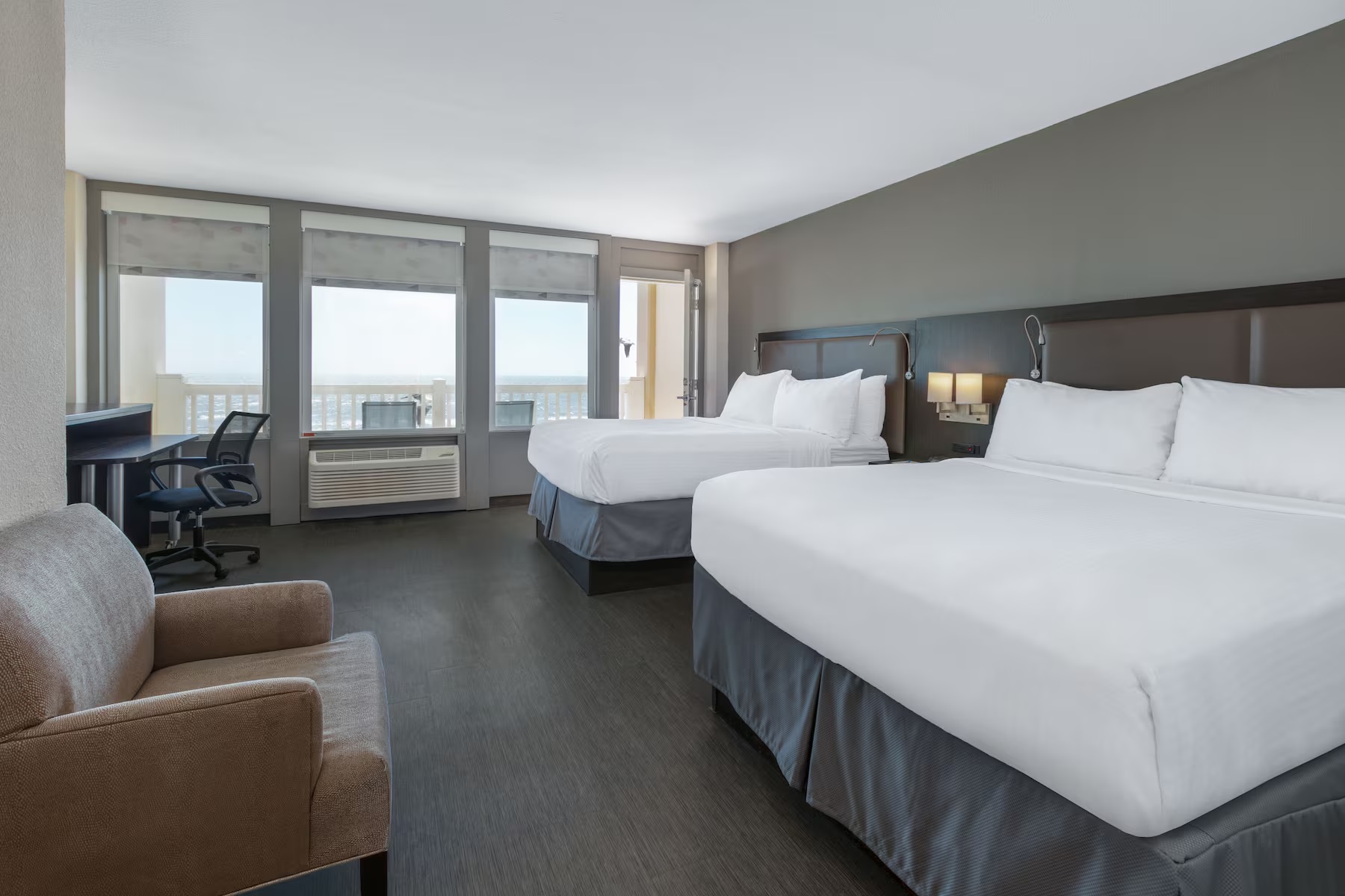 Suite City View Two Queen Beds