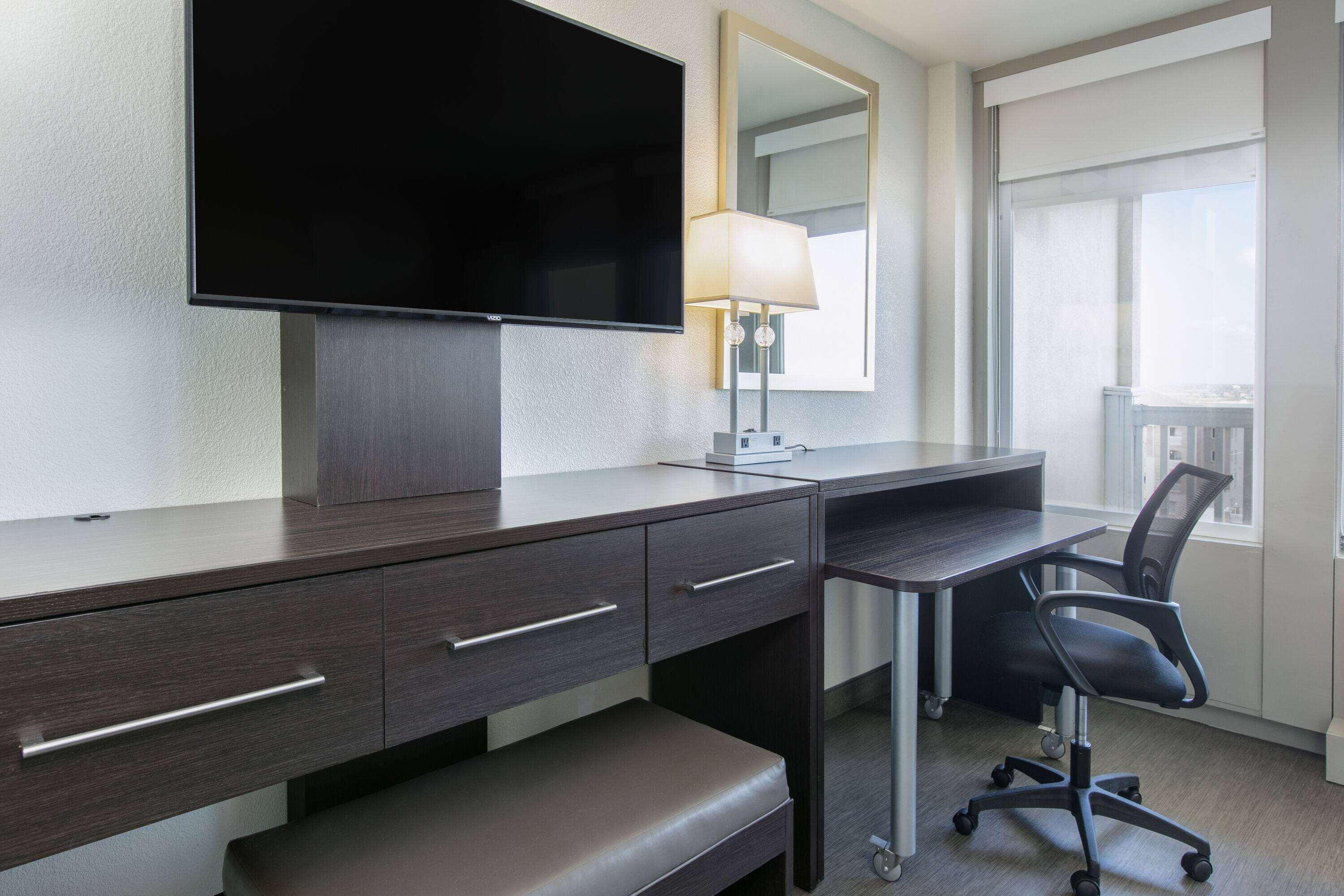 Suite City View Two Queen Beds