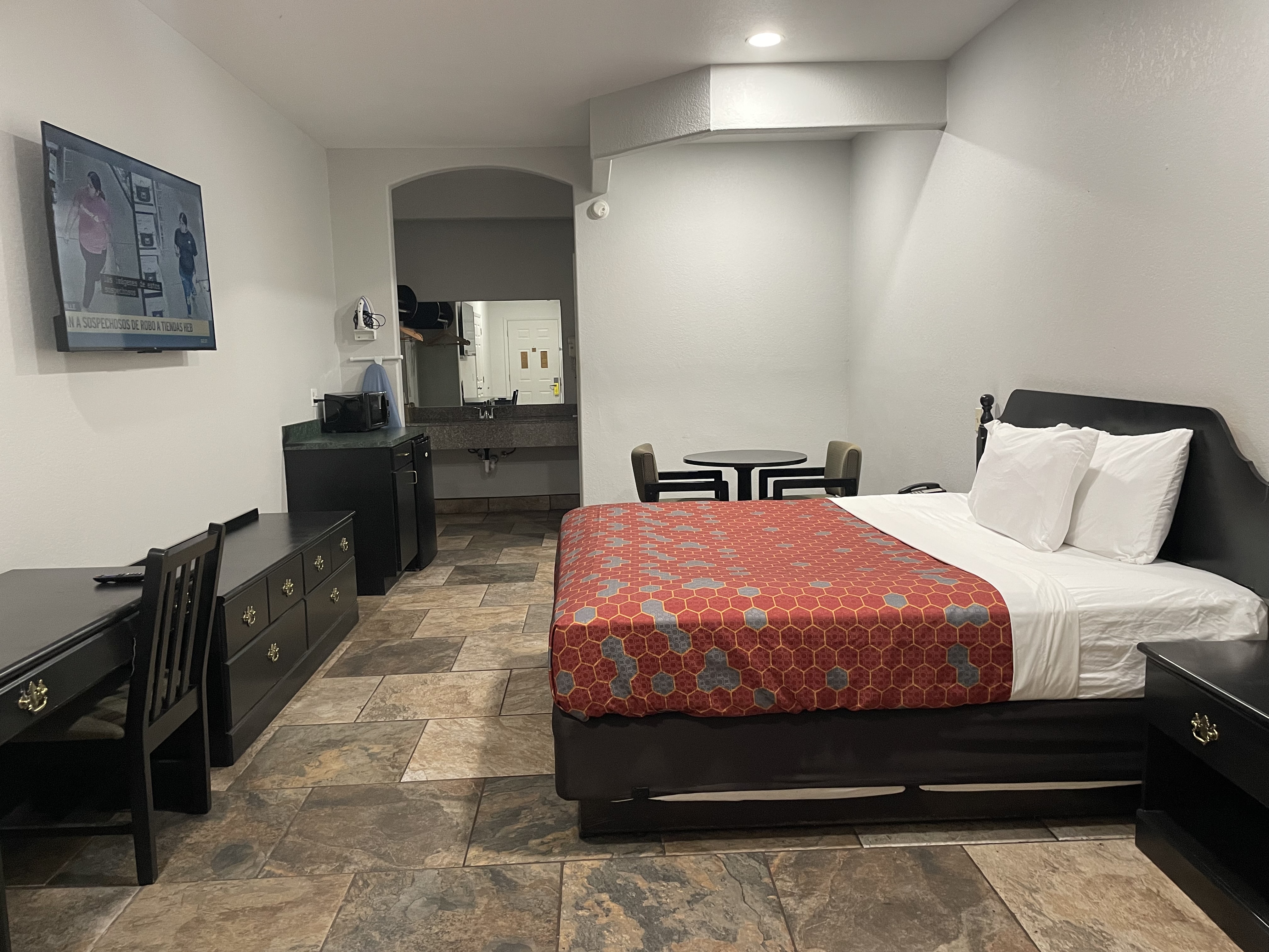 Double King Bed Smoking