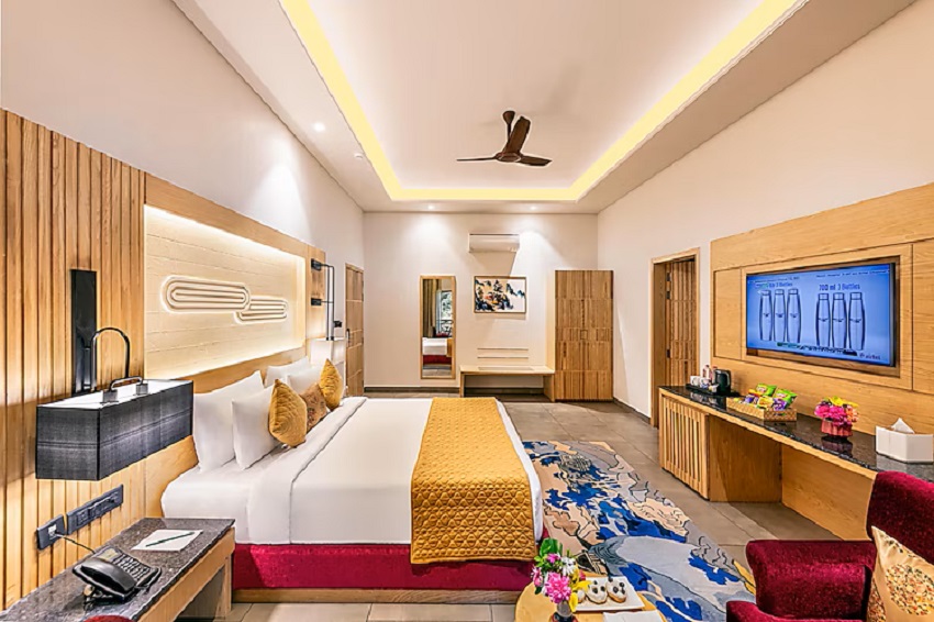 Double King Bed One Bedroom 