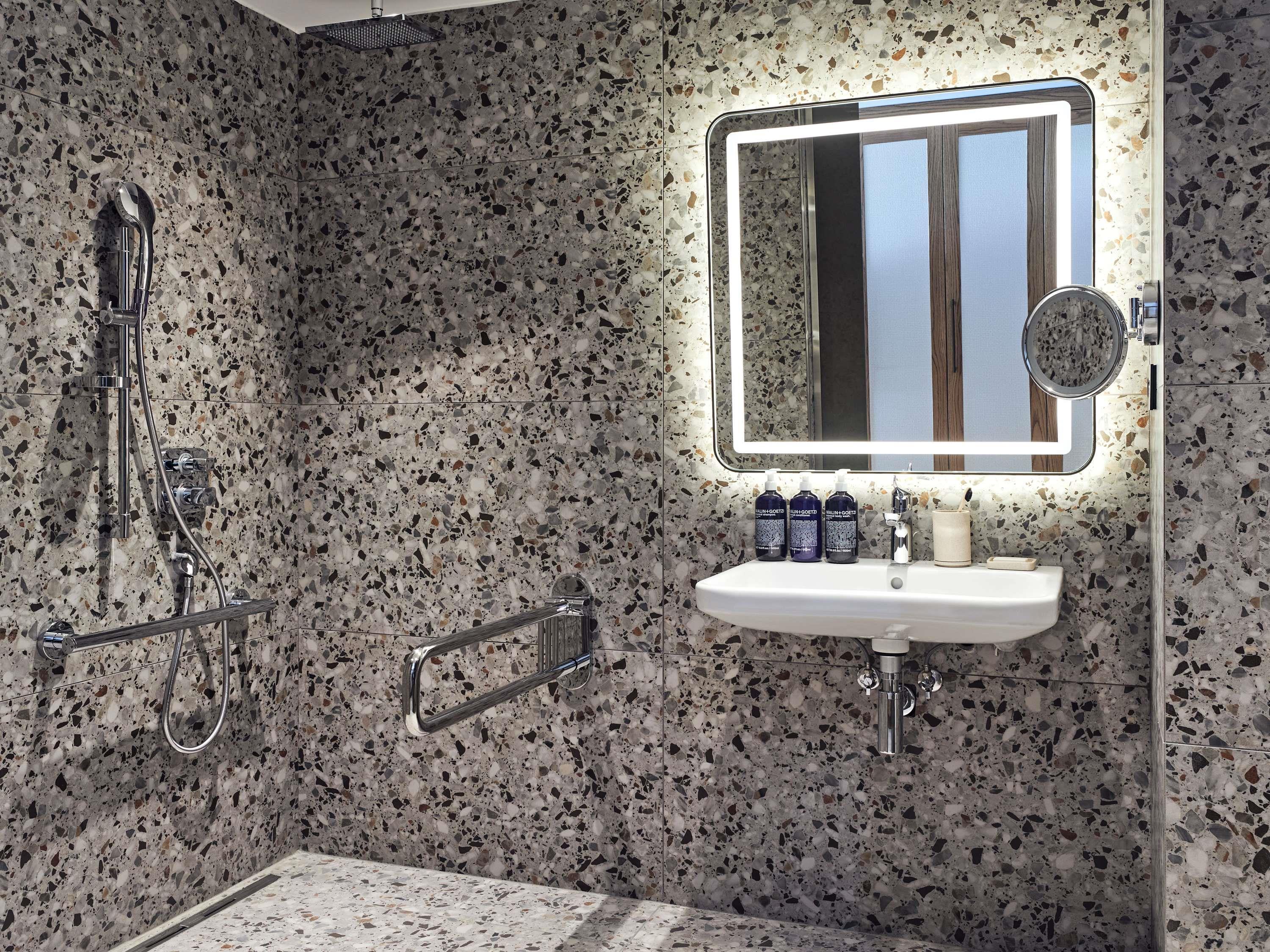 Double Accessible King Size Bed