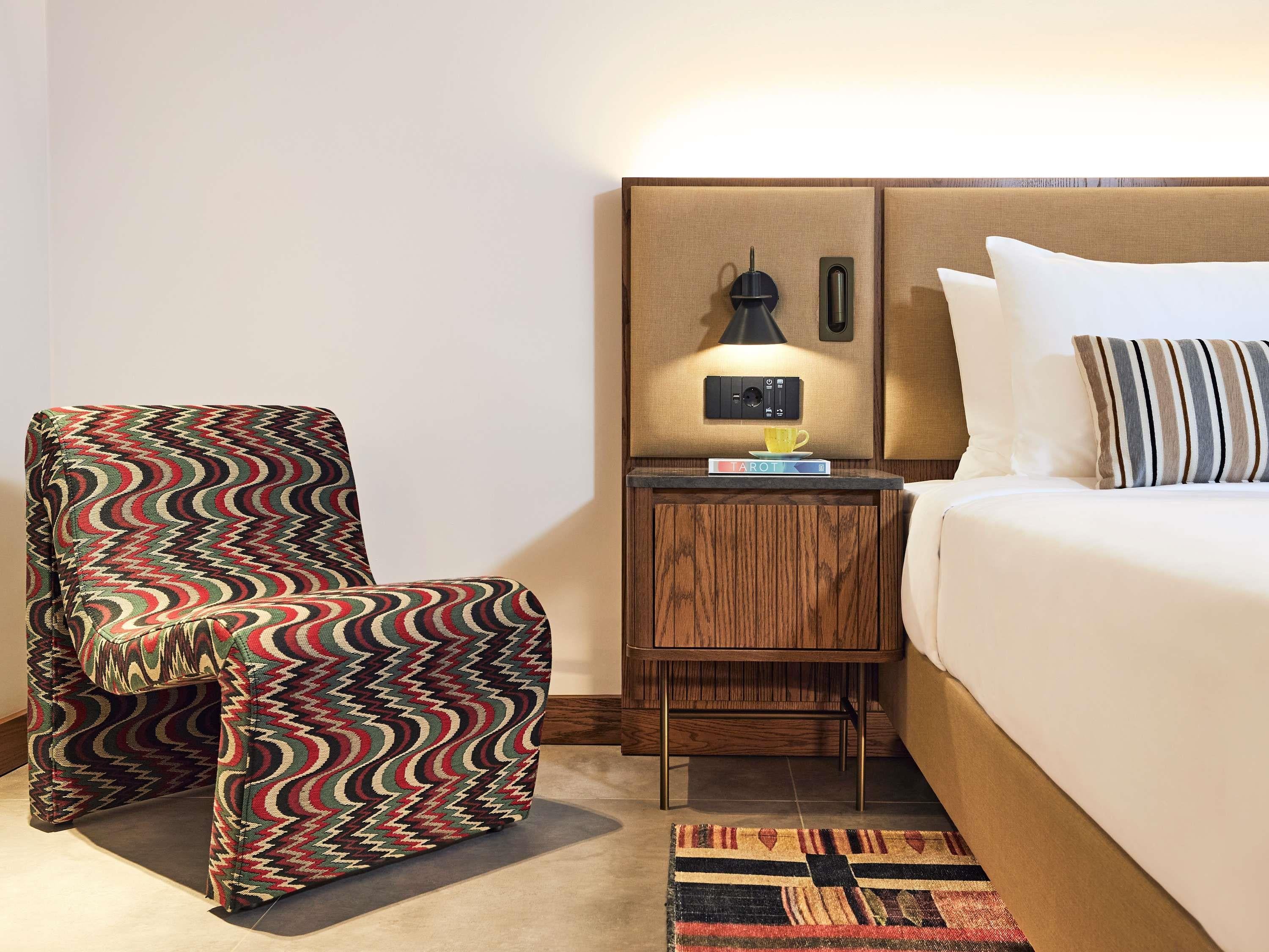 Double Garden View King Bed