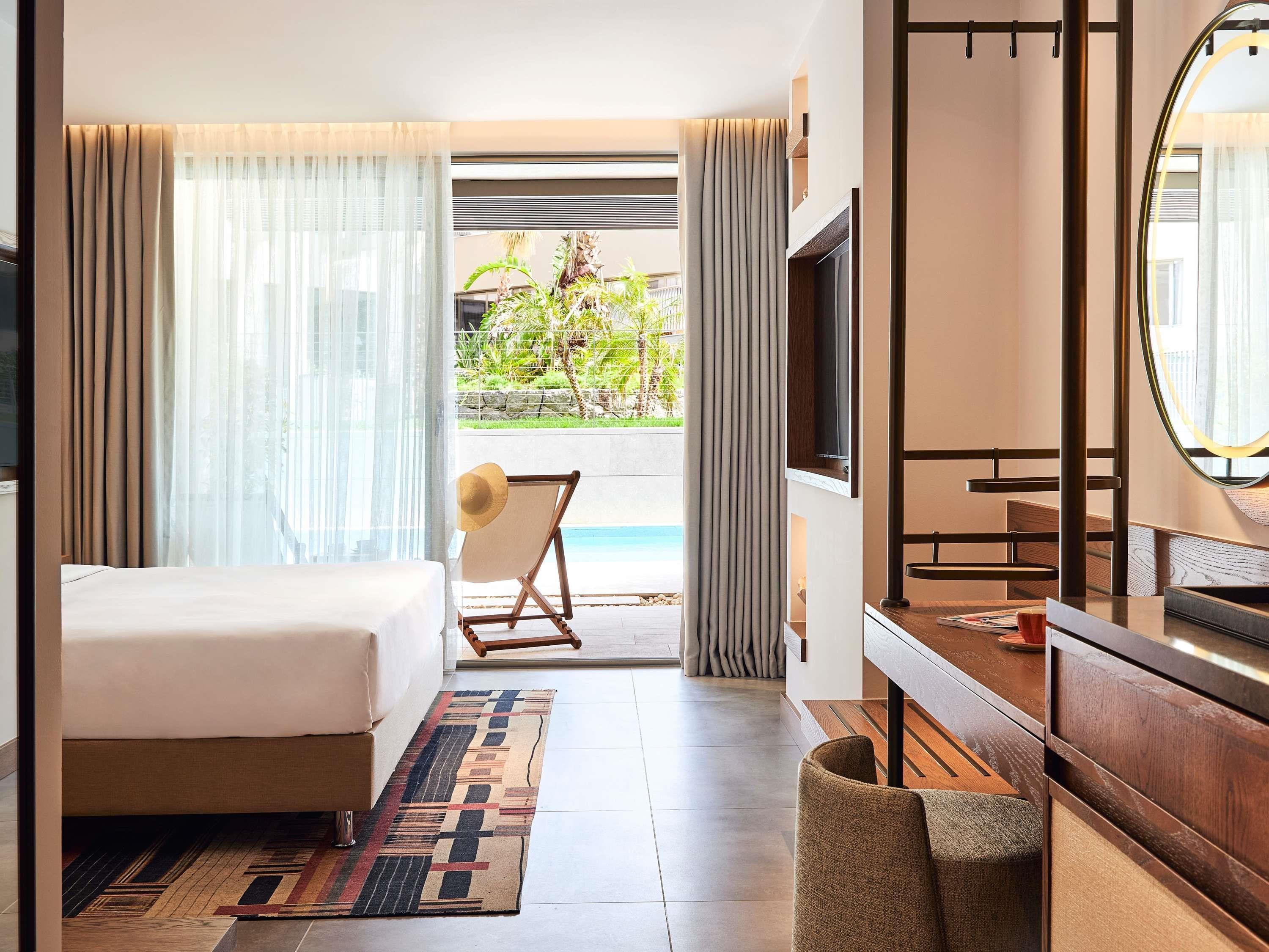 Double with Private Pool