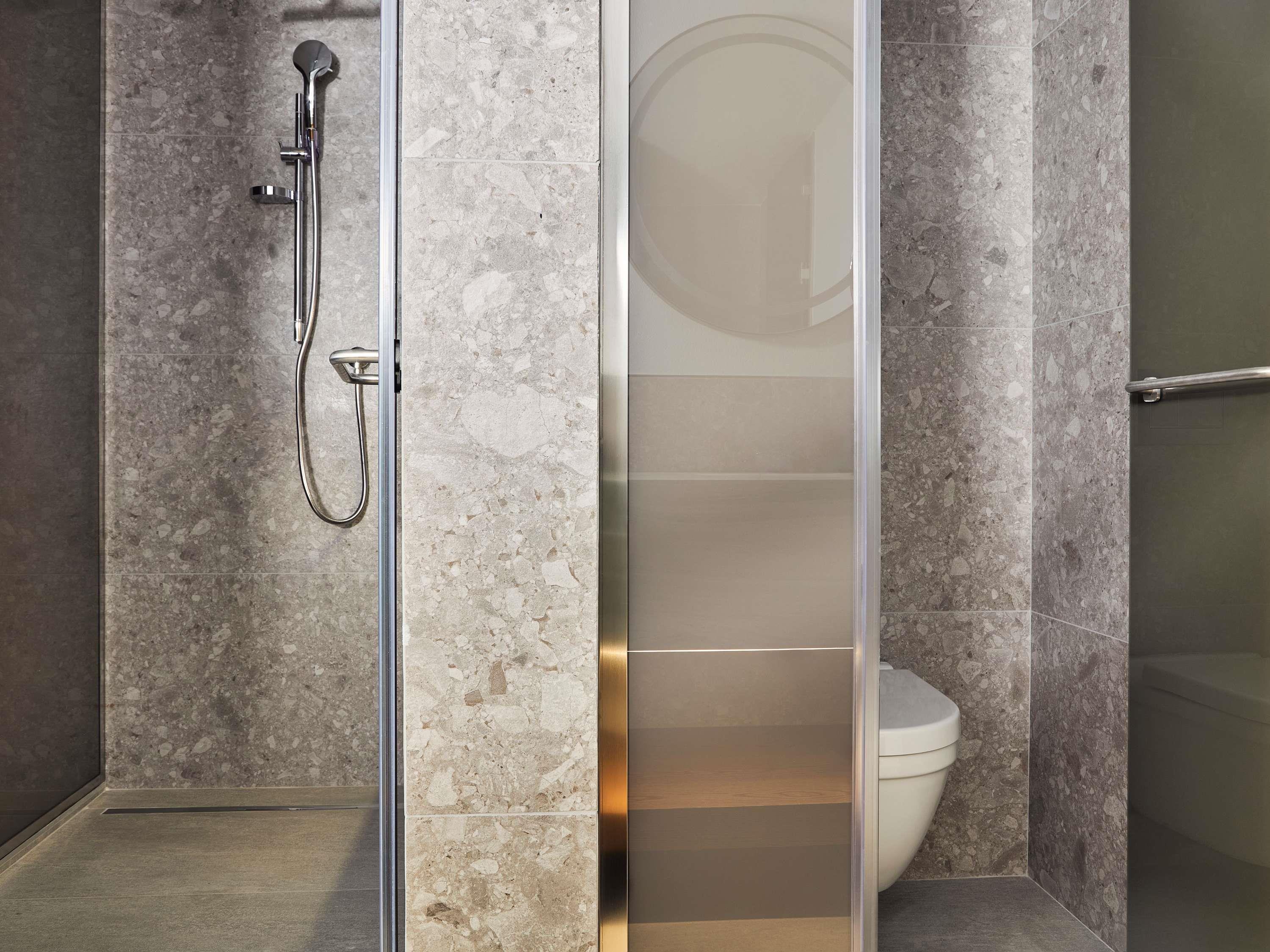 Suite Pool View King Bed