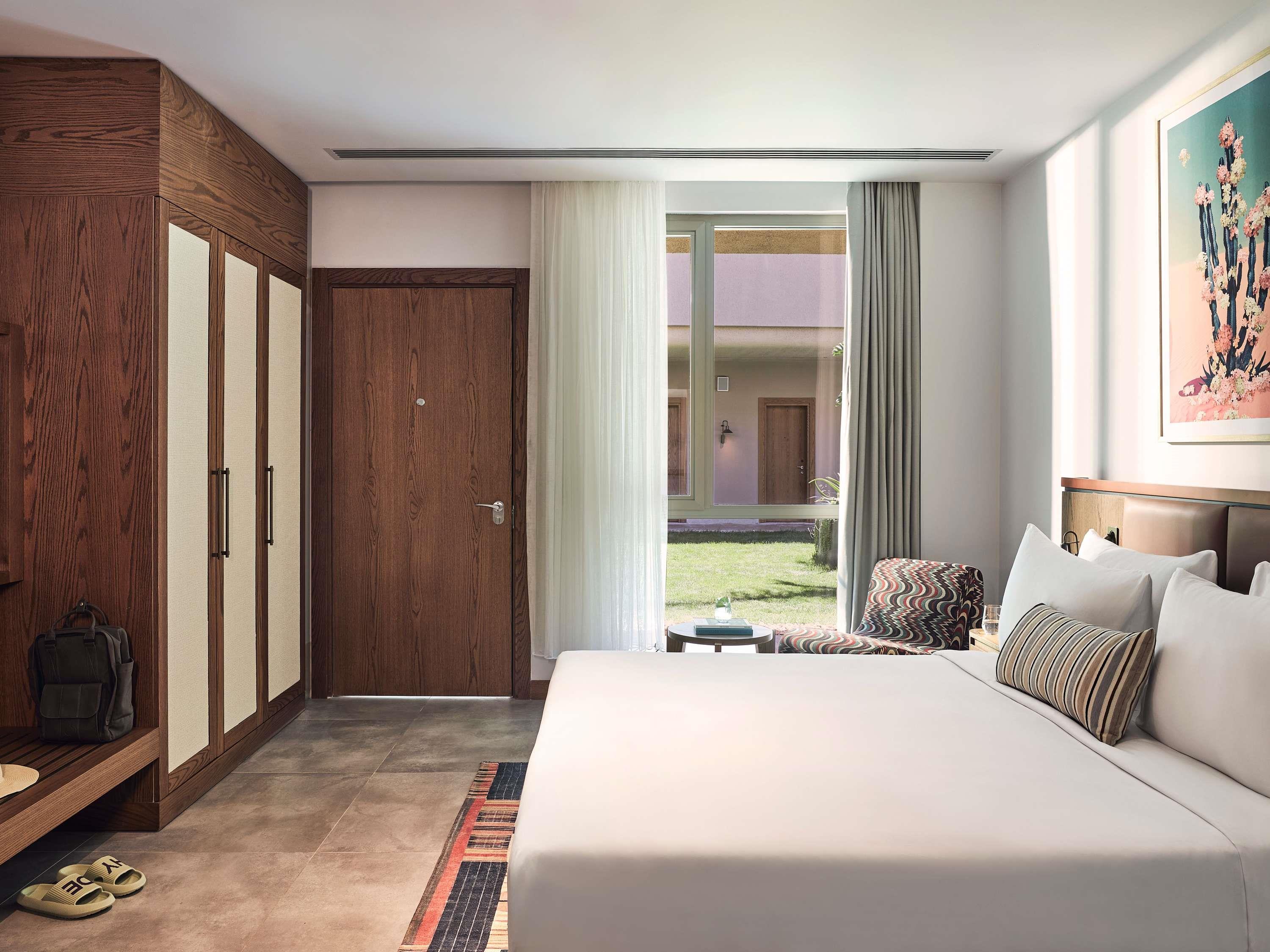 Double Connecting Room