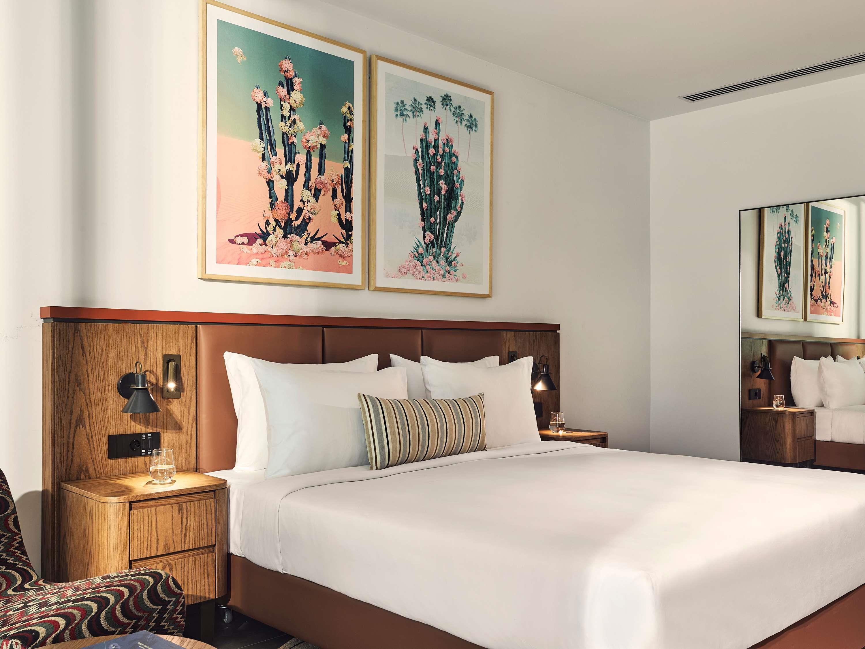 Double Connecting Room