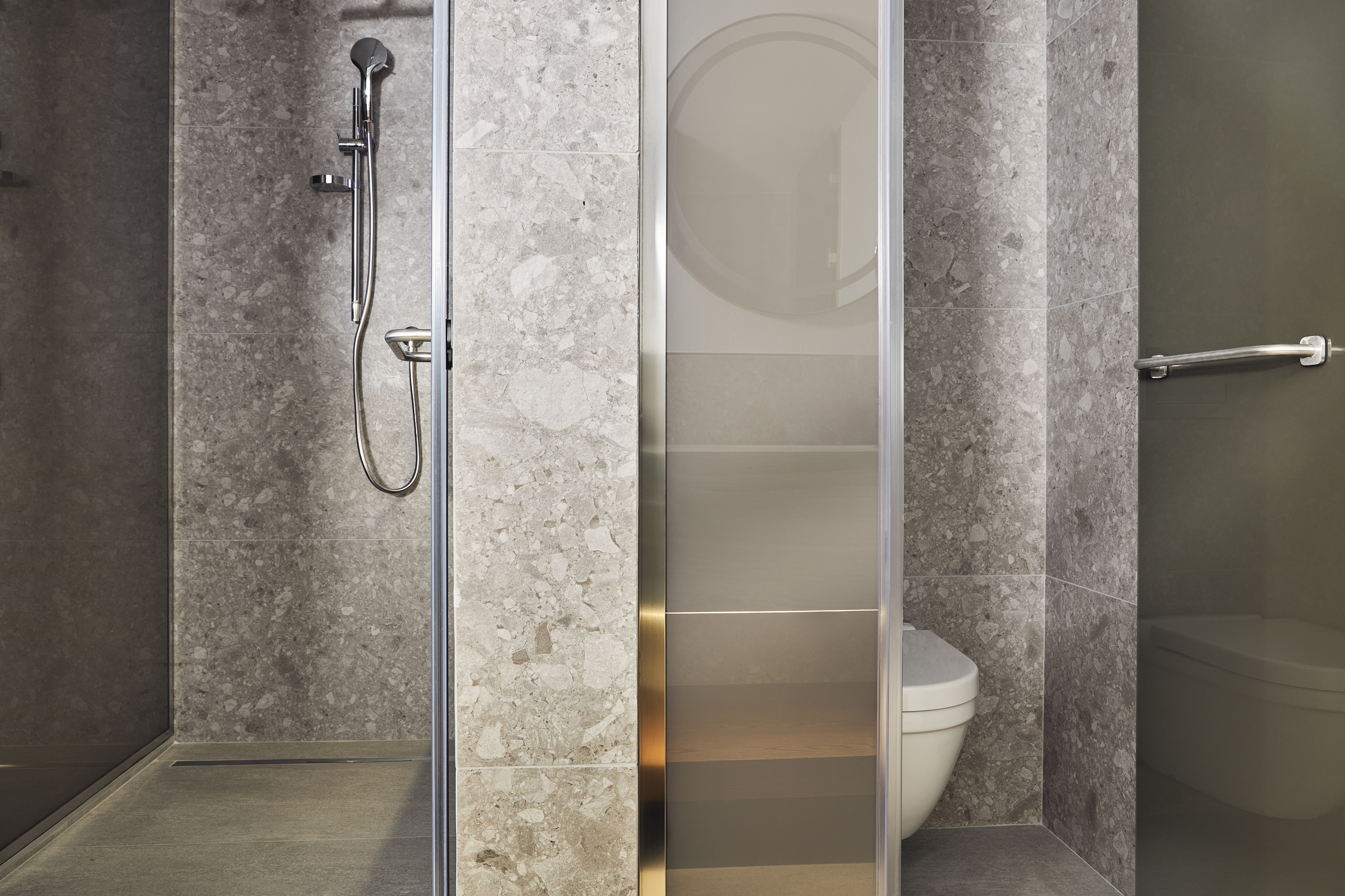 Suite Pool View King Bed