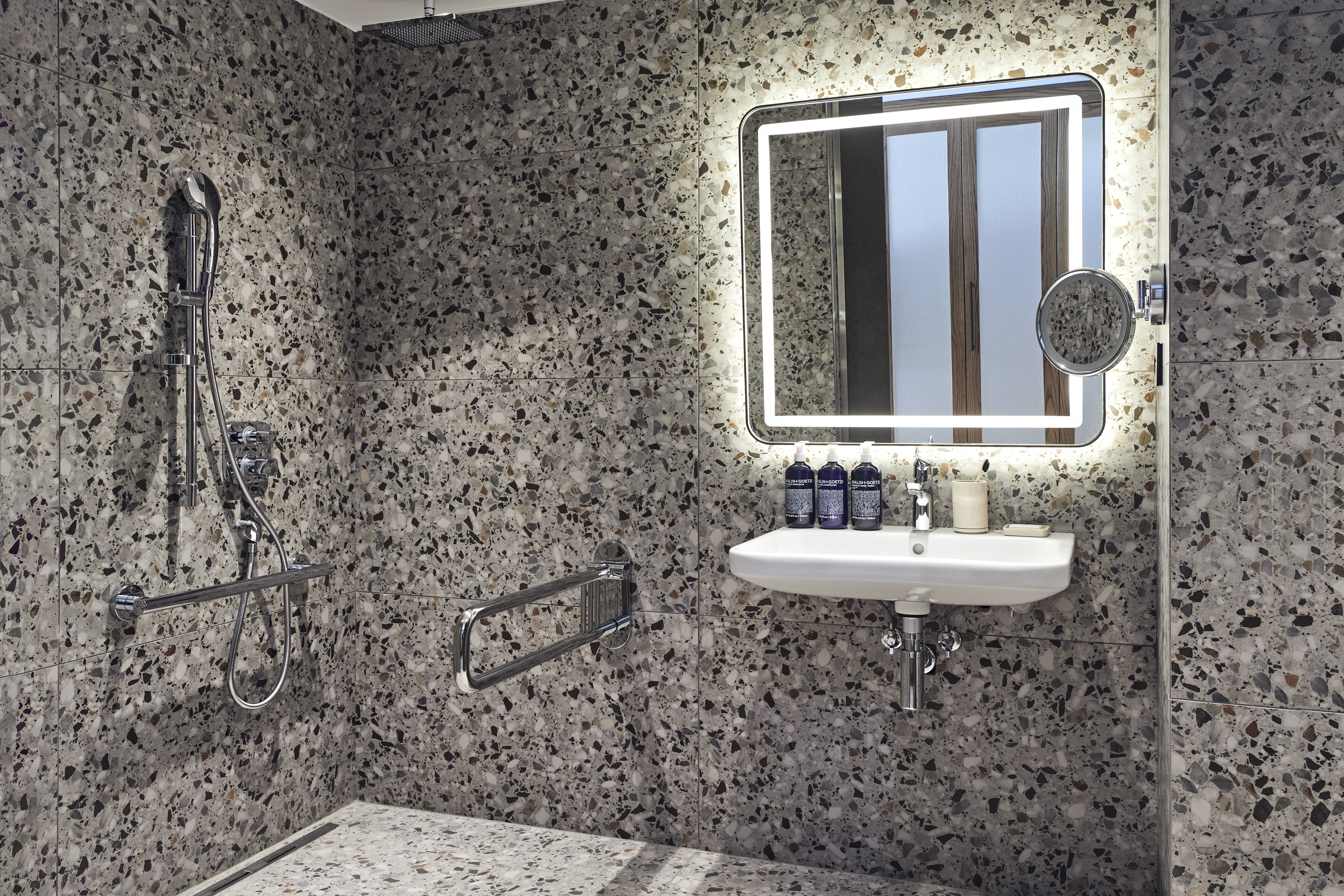 Double Accessible King Size Bed