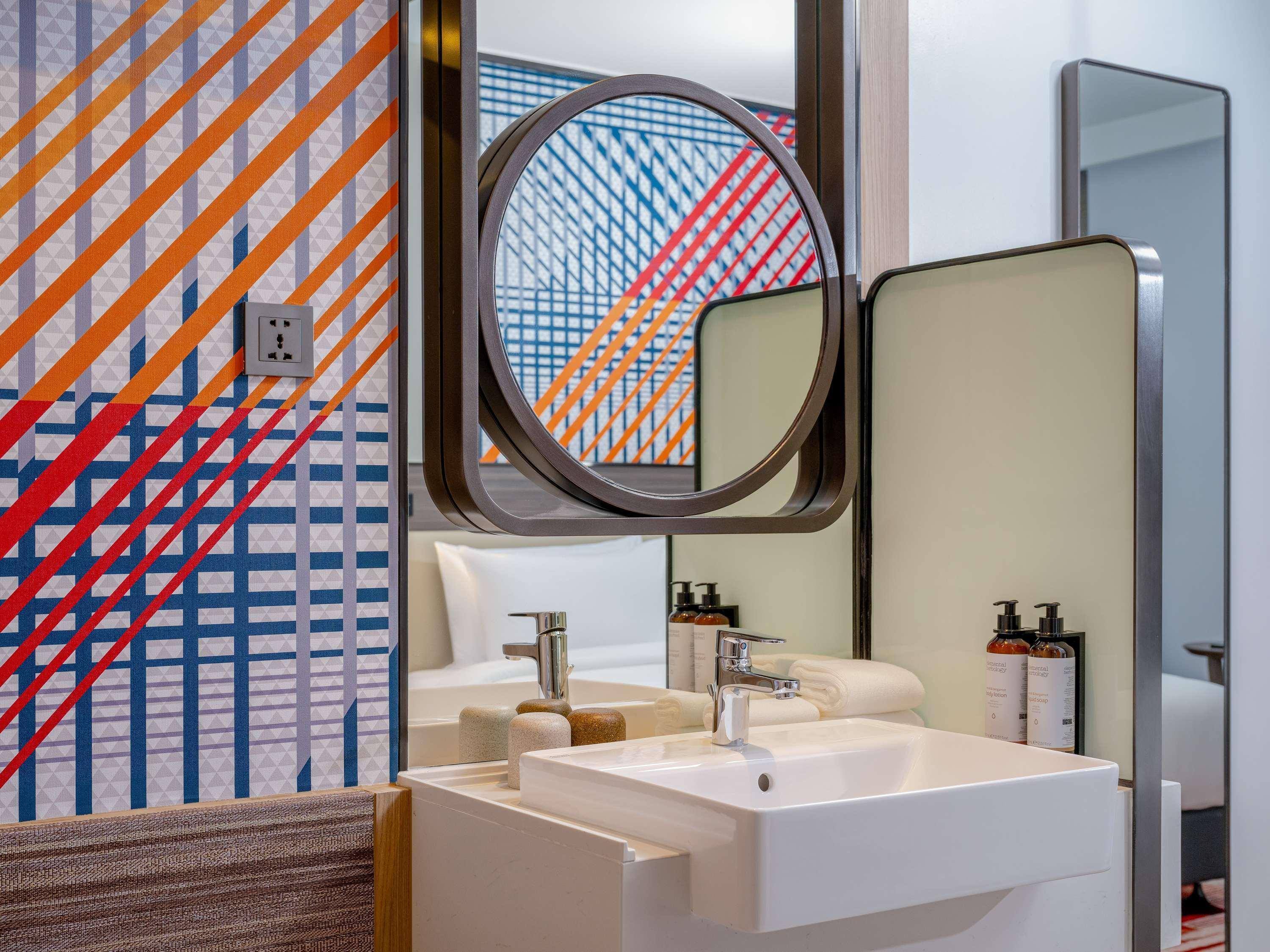 Twin Superior Side Sea View