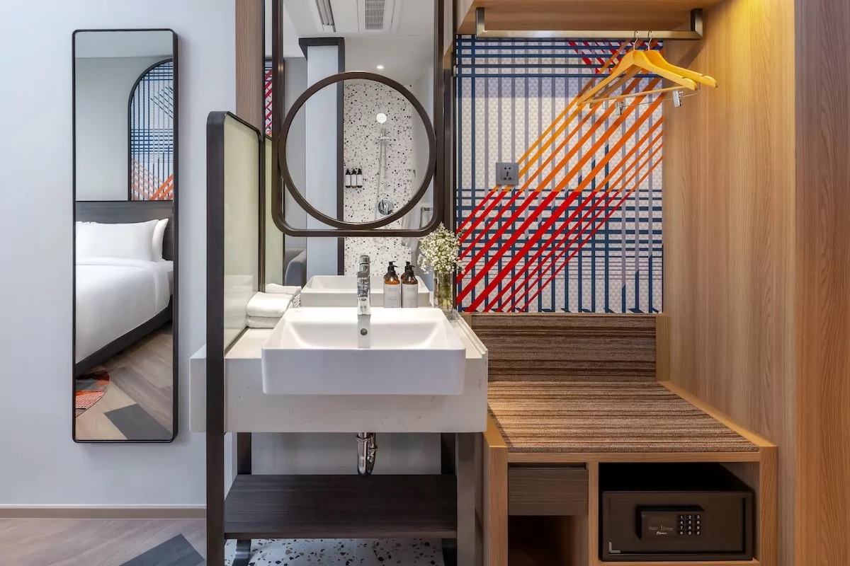 Double Classic King Bed