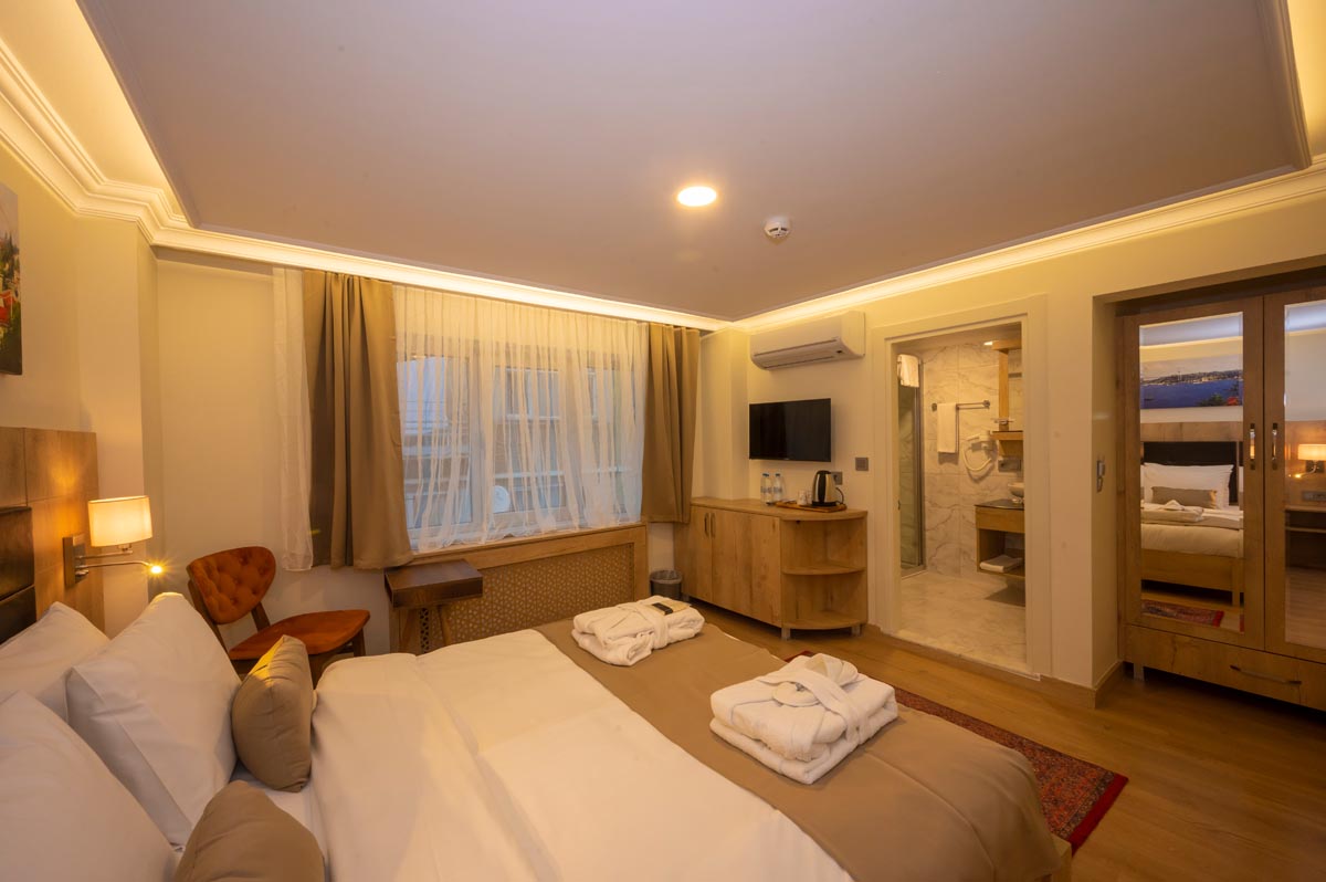 Double Accessible King Size Bed