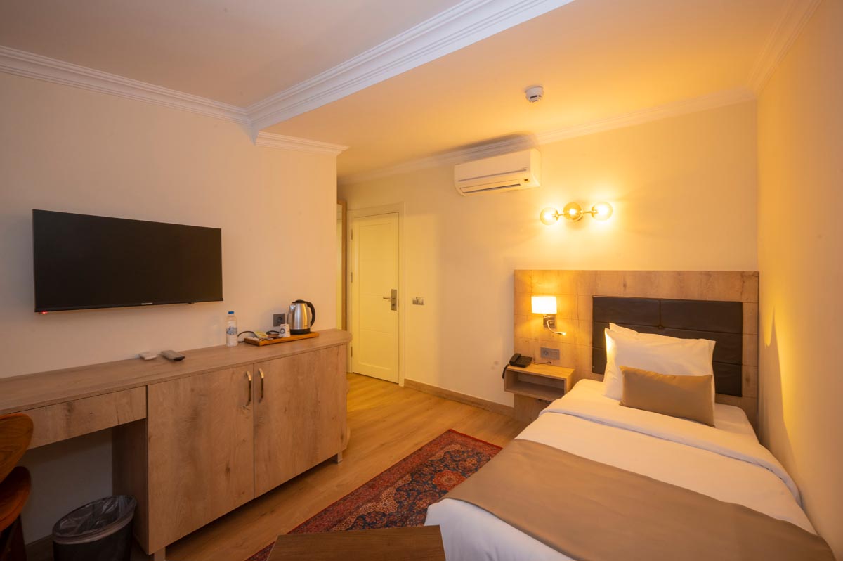 Single Accessible-queen Size Bed