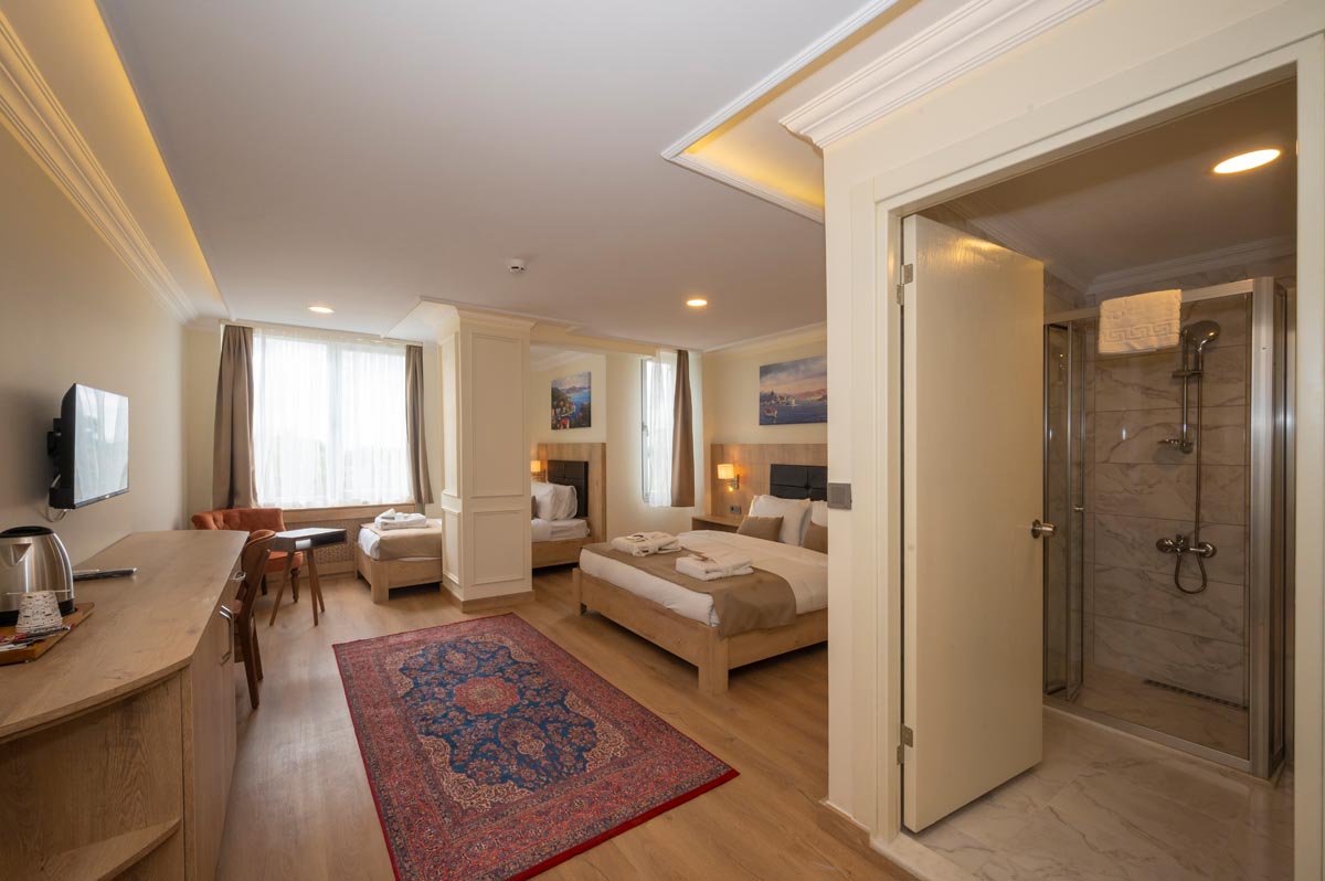 Triple Accessible King Size Bed