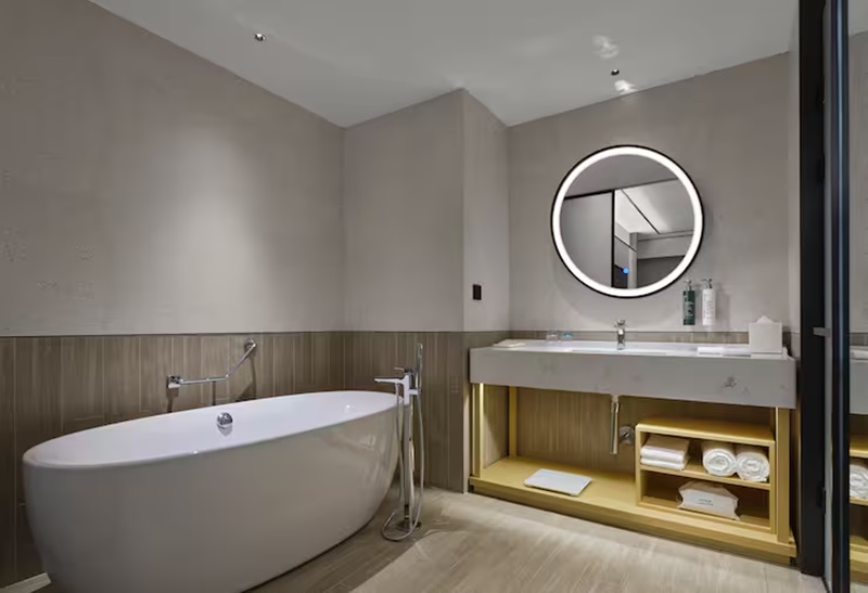 Studio King Size Bed