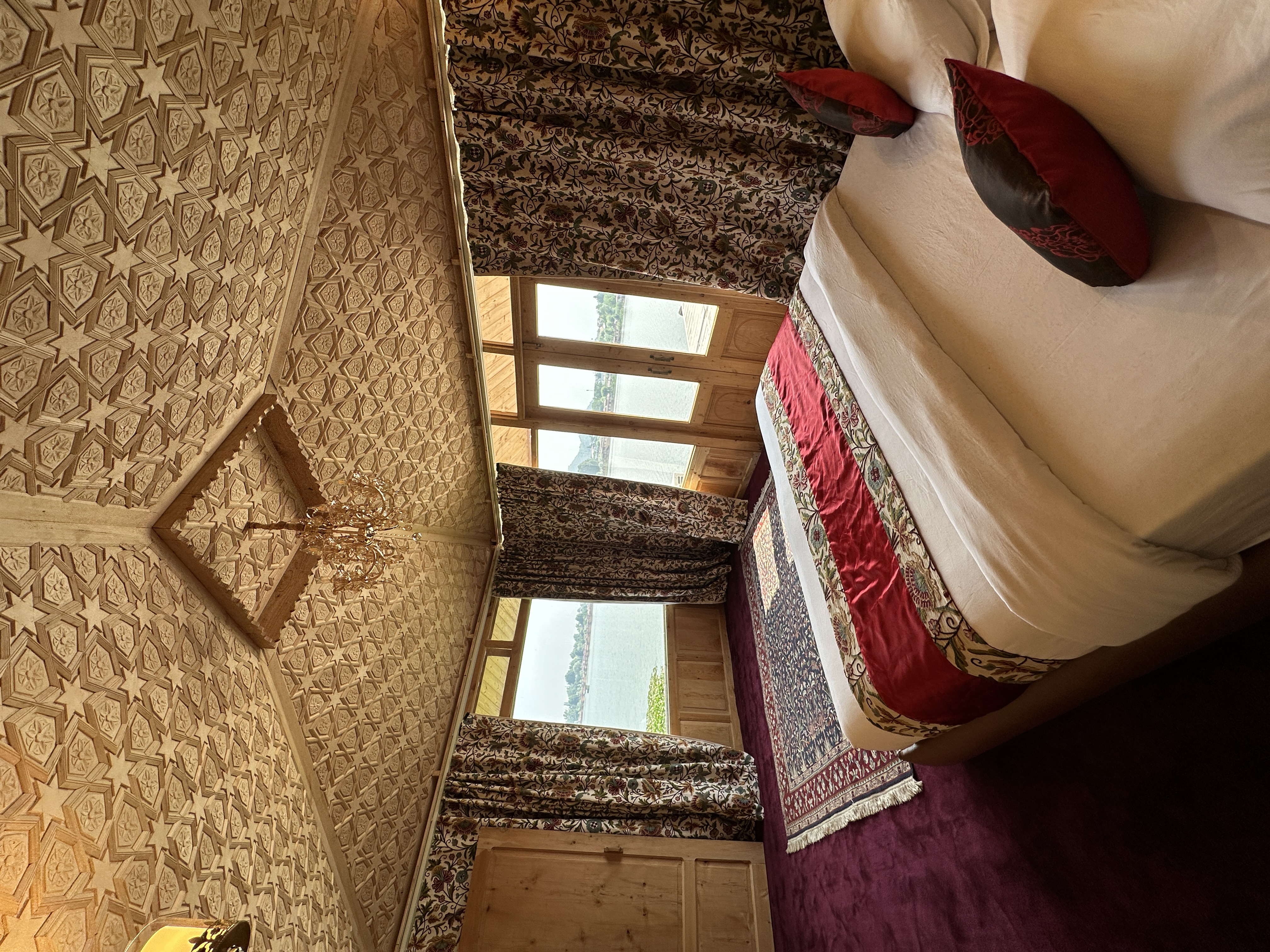 Double or Twin King Bed One Bedroom 