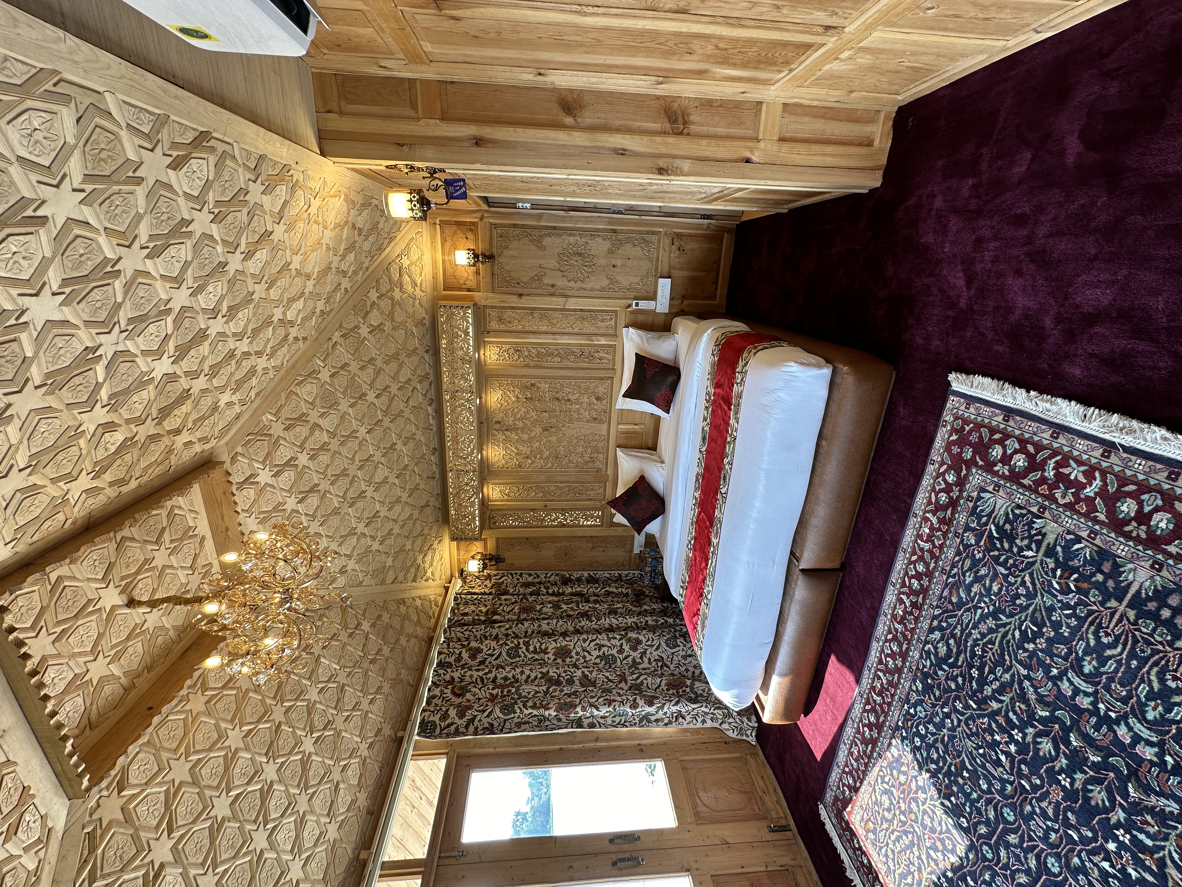 Double or Twin King Bed One Bedroom 