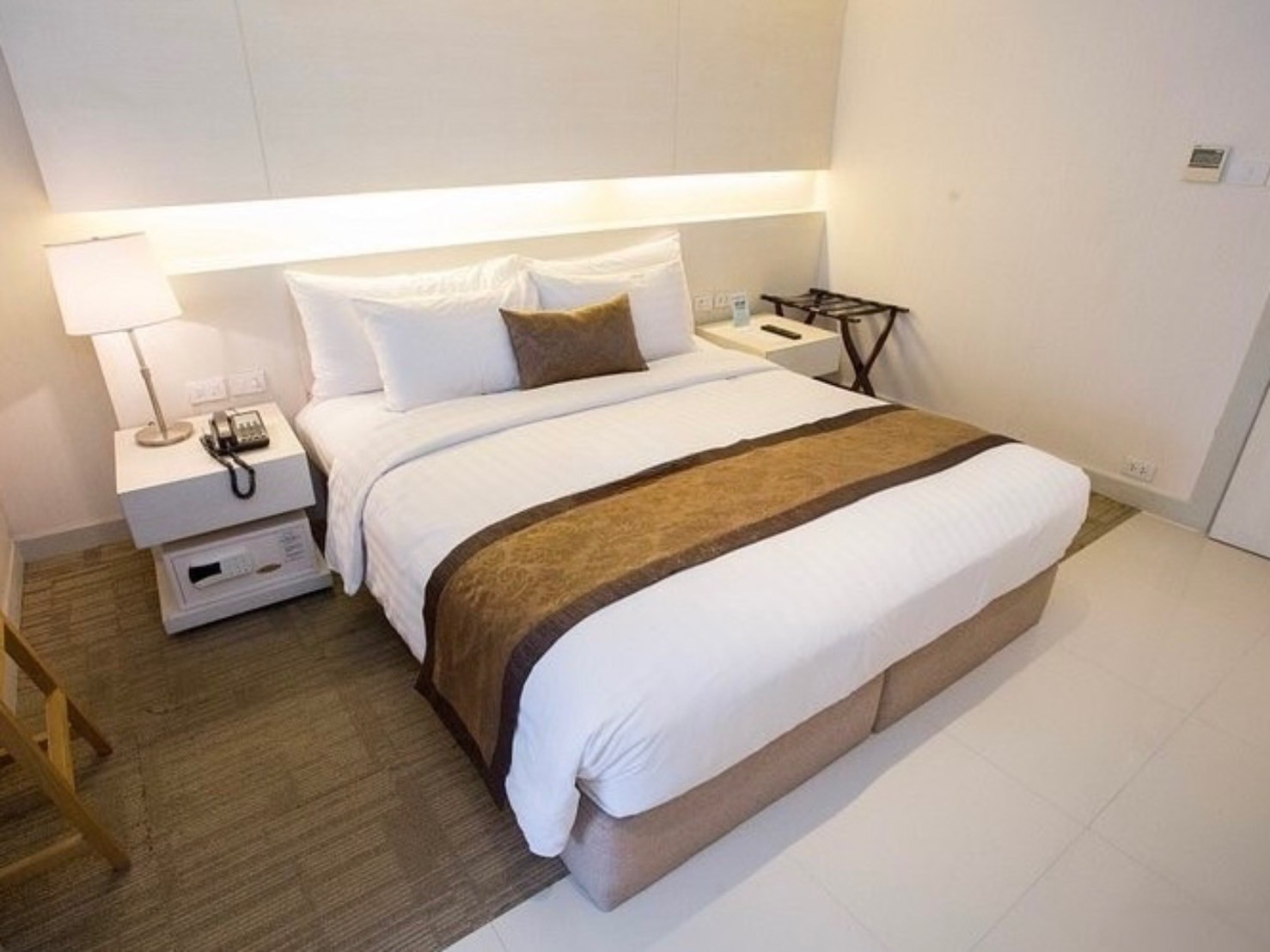 Double Deluxe King Bed