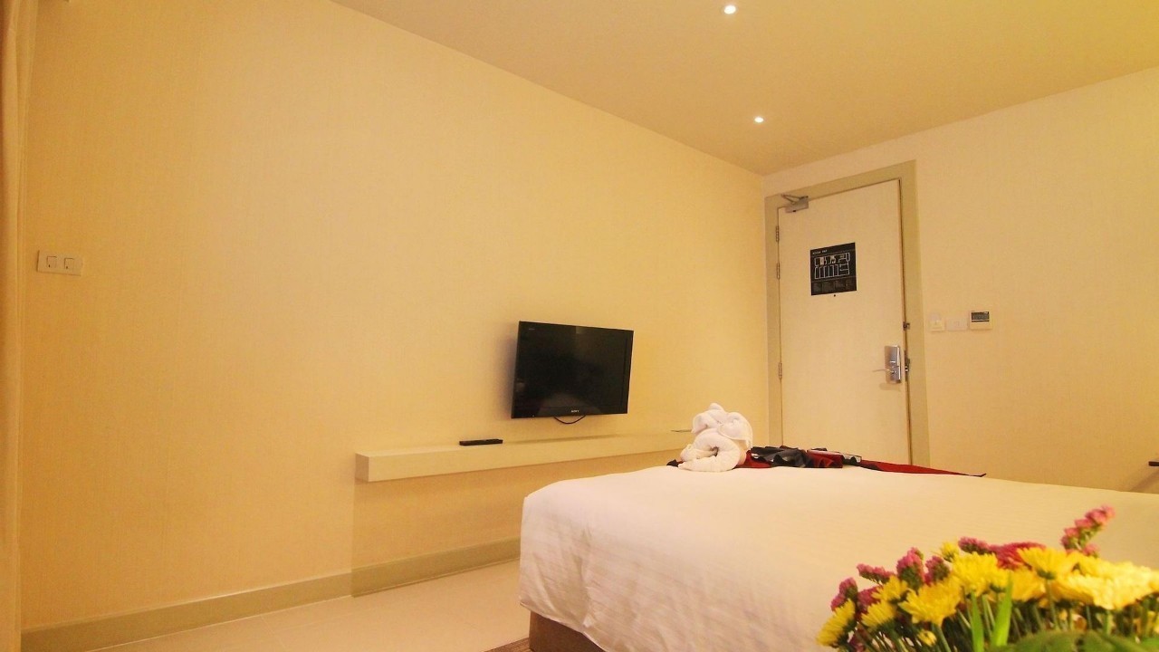 Double Deluxe Queen Bed