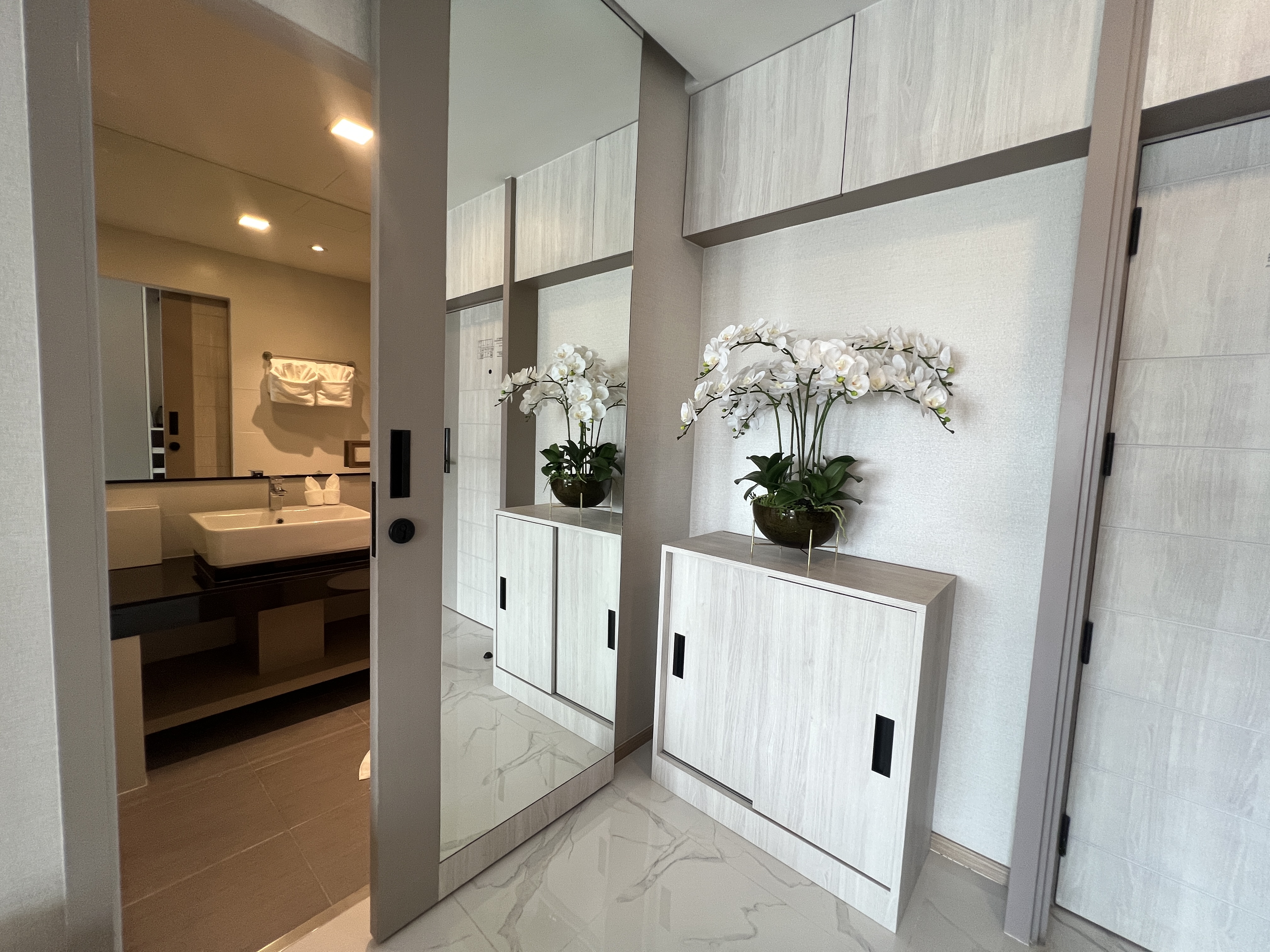 Double Deluxe King Bed