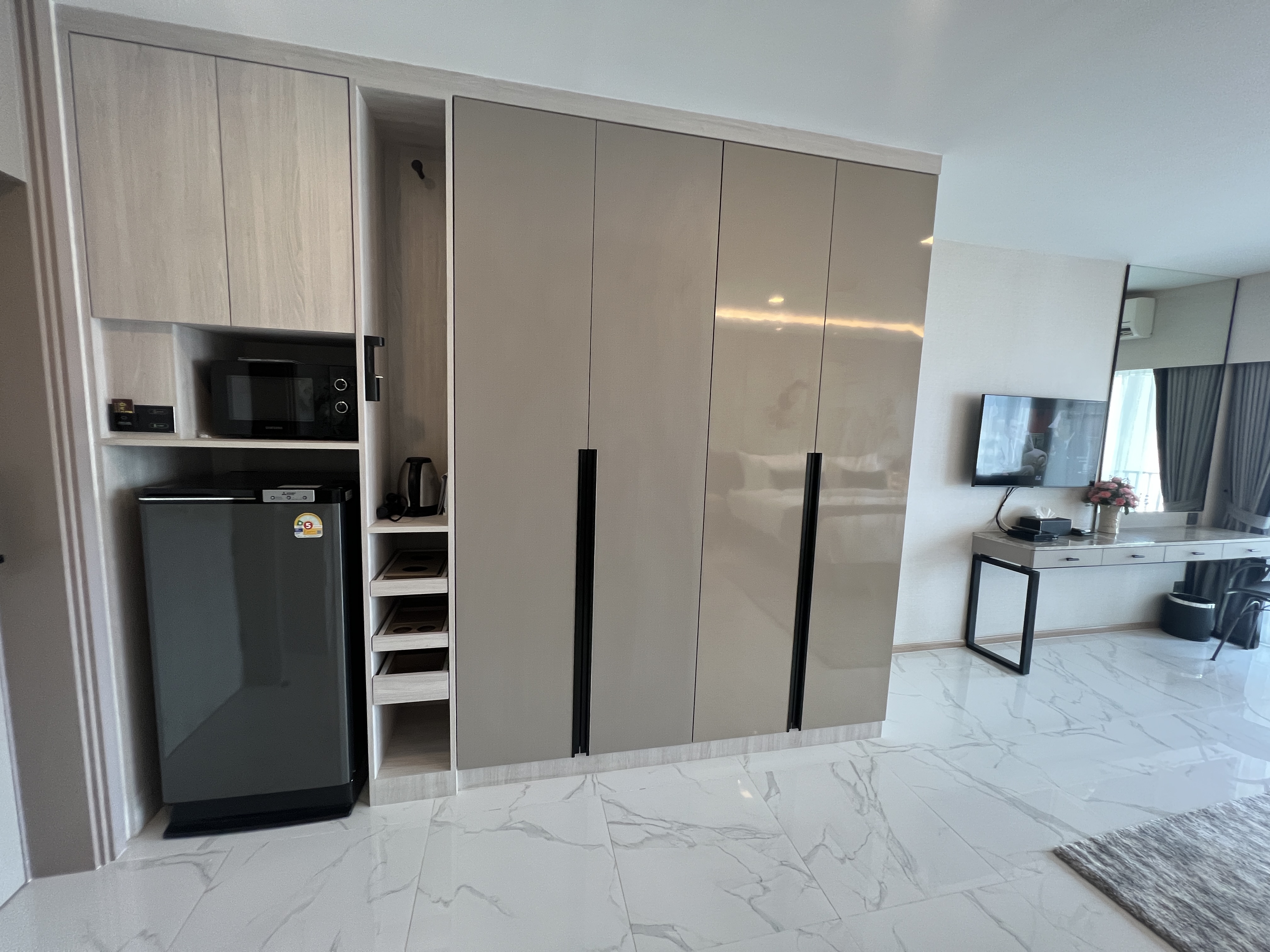 Double Deluxe King Bed