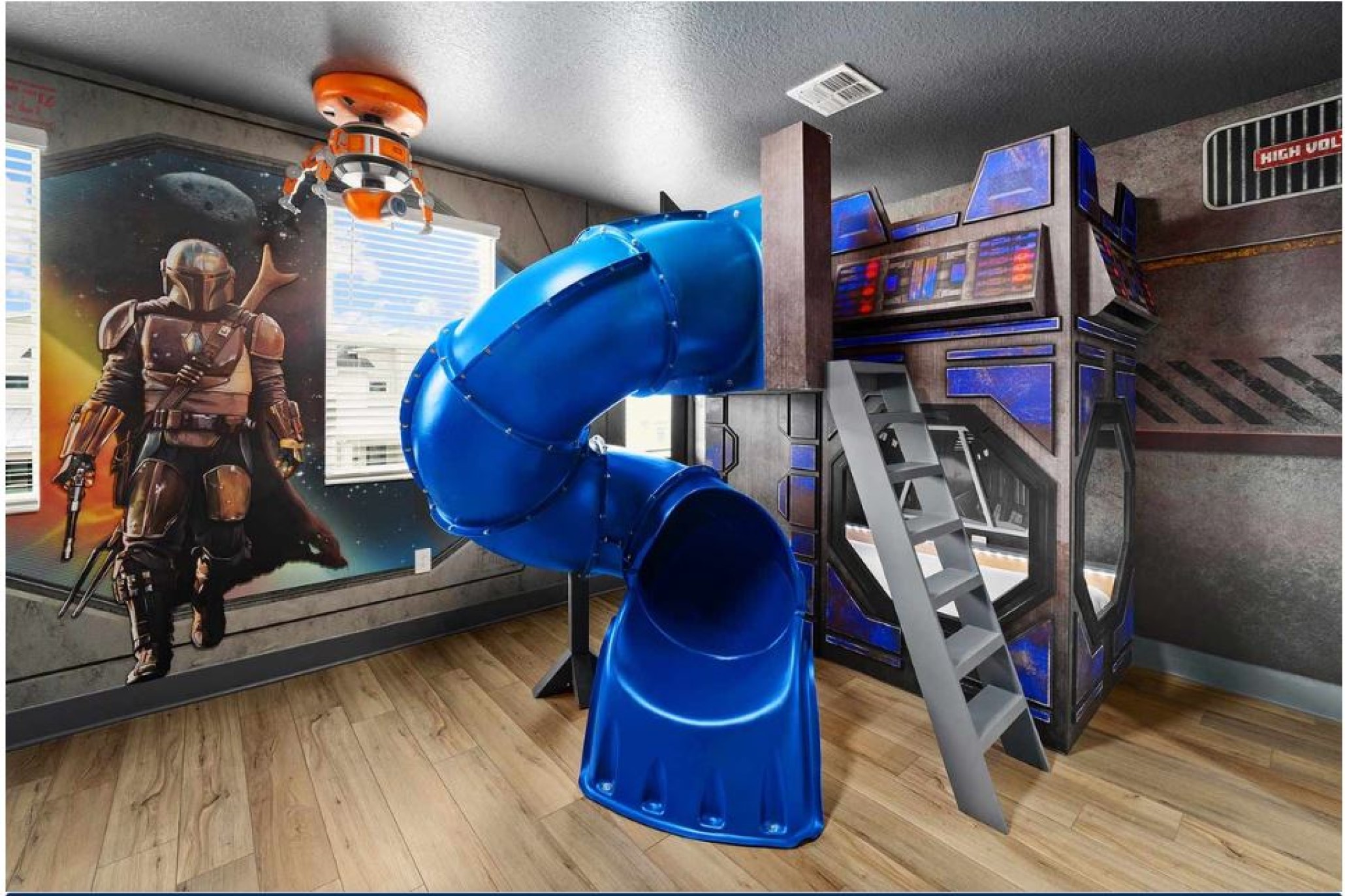 Home Six Bedrooms with Private Pool