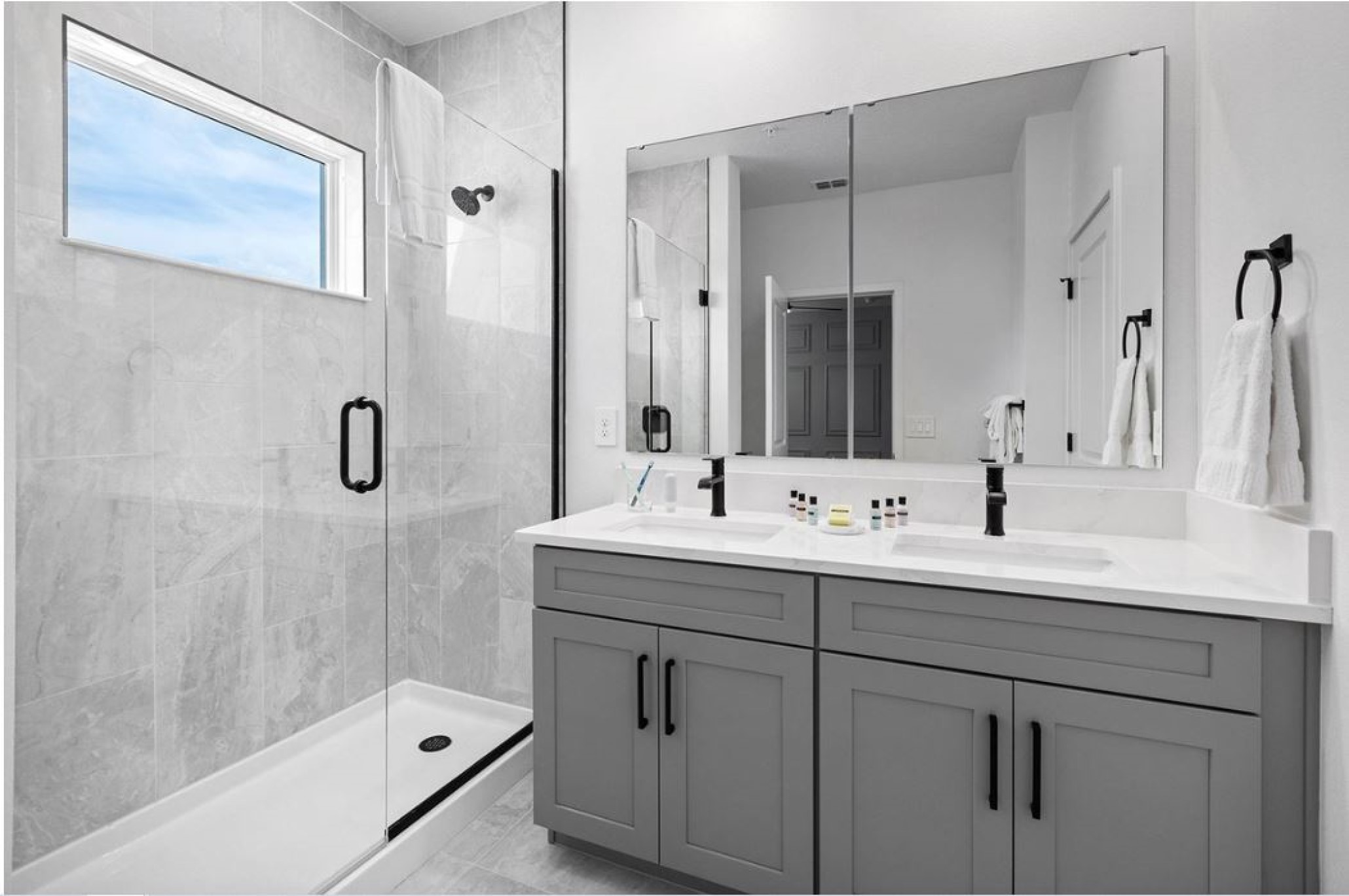 Suite Three Bedrooms Two Bathrooms