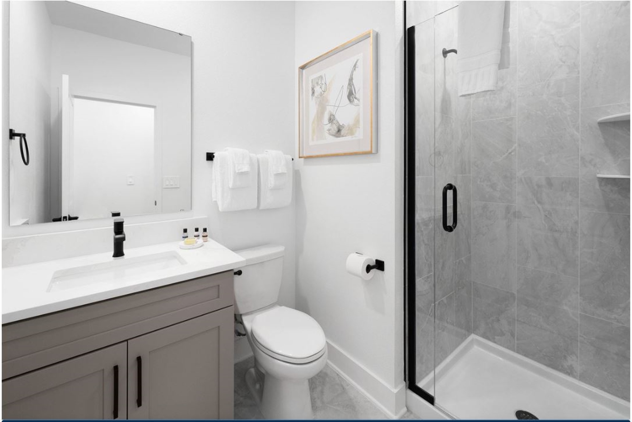 Suite Three Bedrooms Two Bathrooms