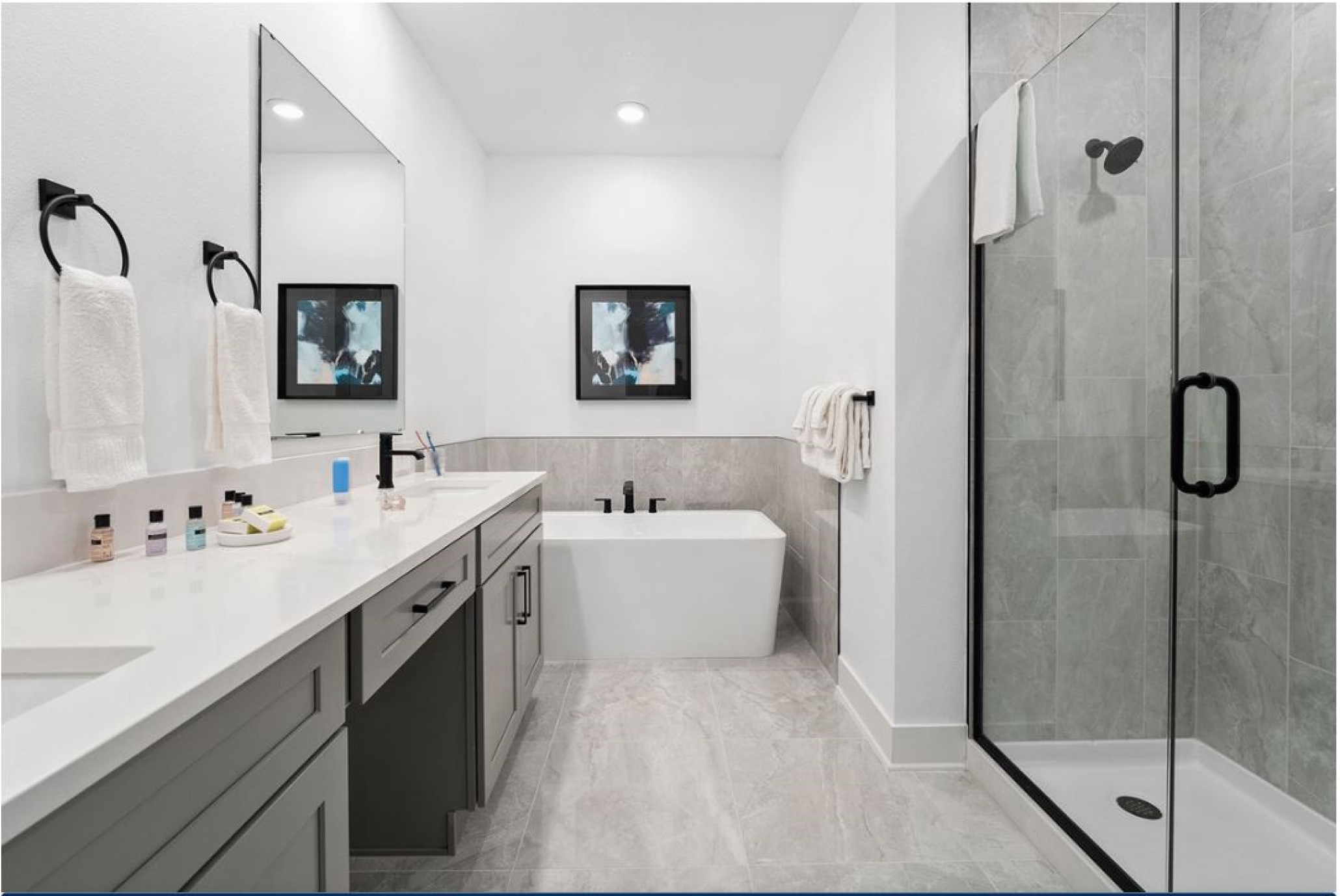 Home Nine Bedrooms with More Than Three Bathrooms