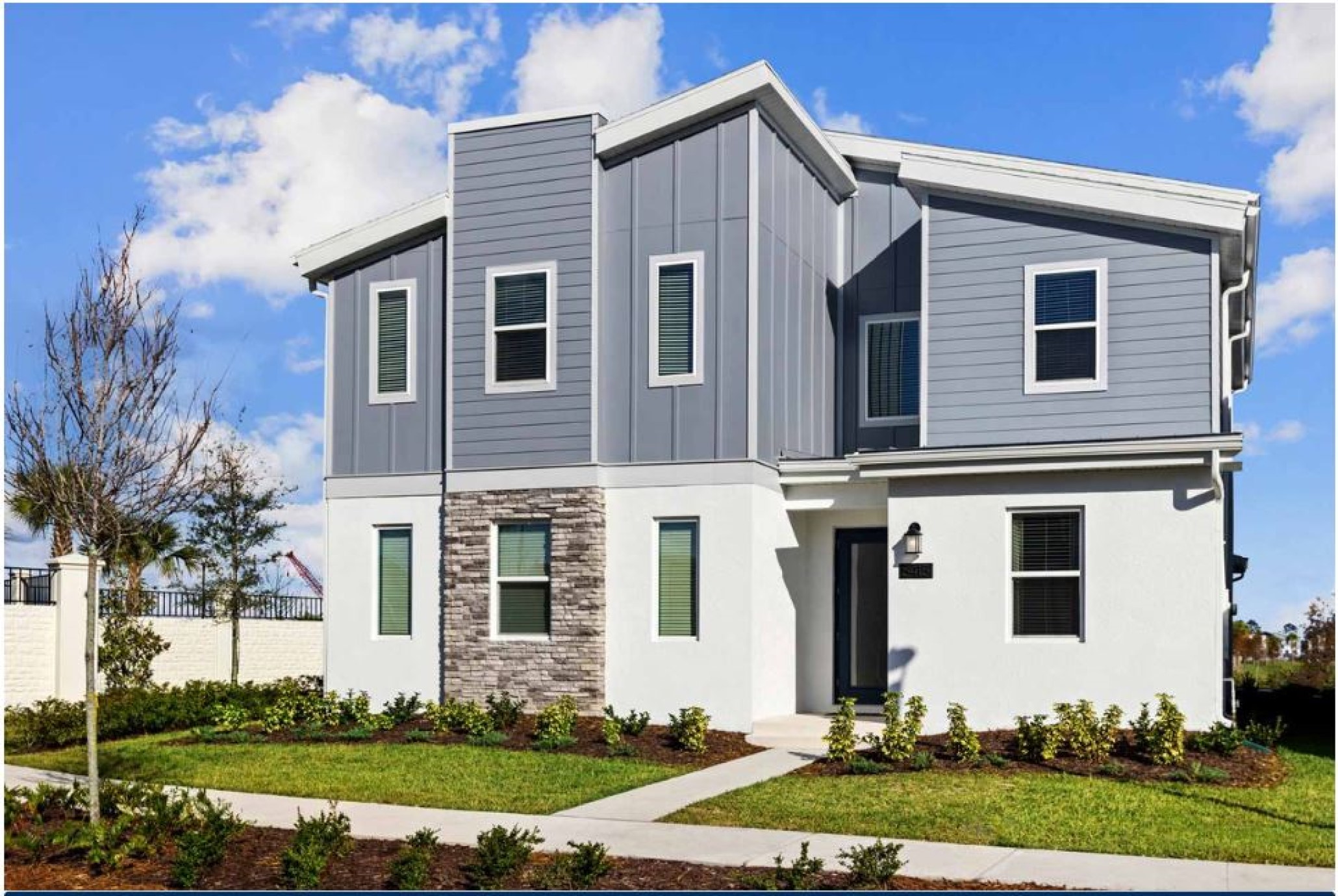 Home Nine Bedrooms with More Than Three Bathrooms