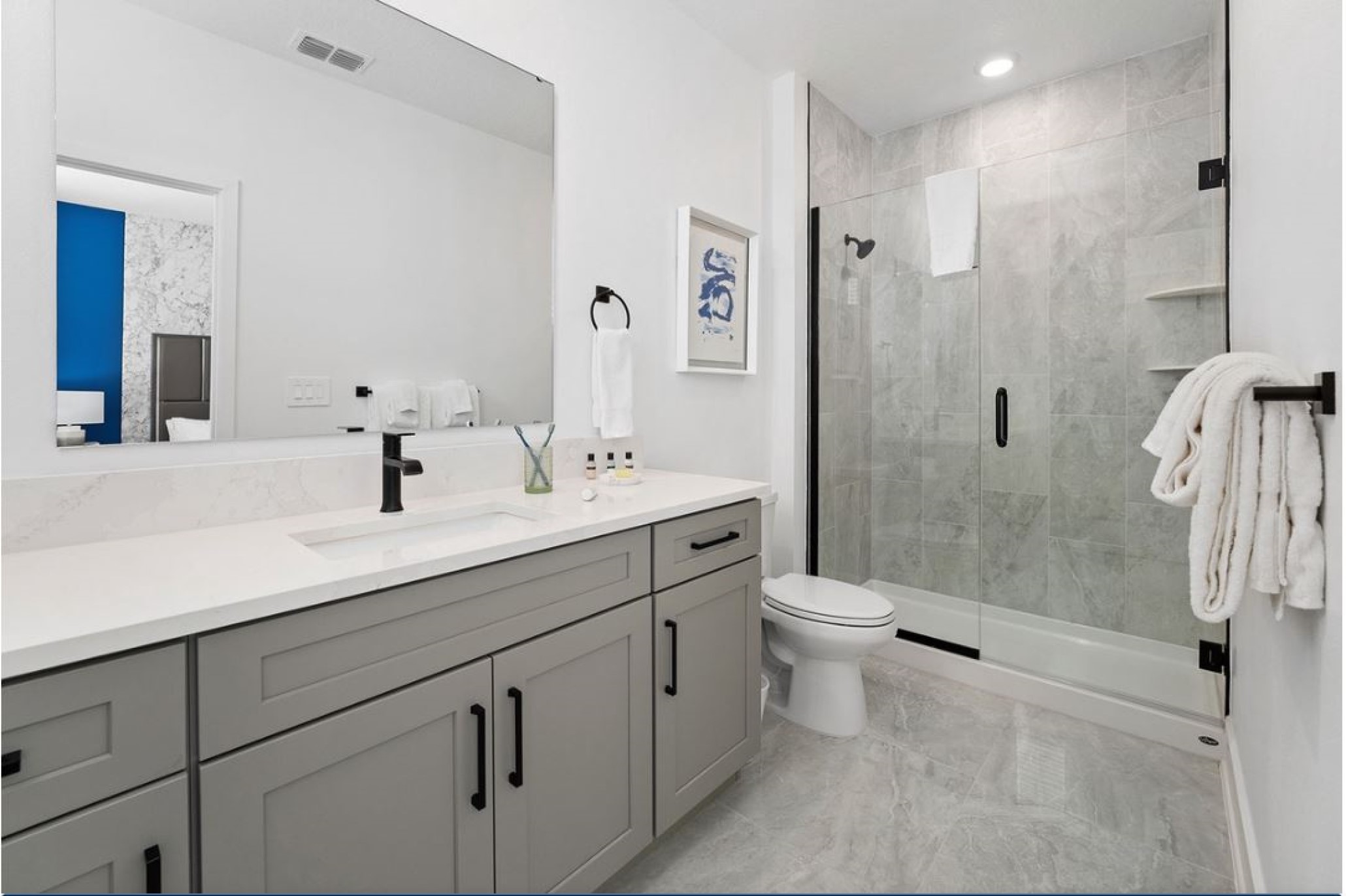 Home Nine Bedrooms with More Than Three Bathrooms