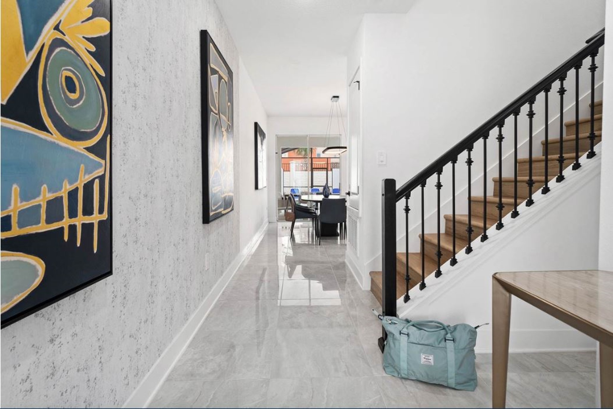 Home Nine Bedrooms with More Than Three Bathrooms