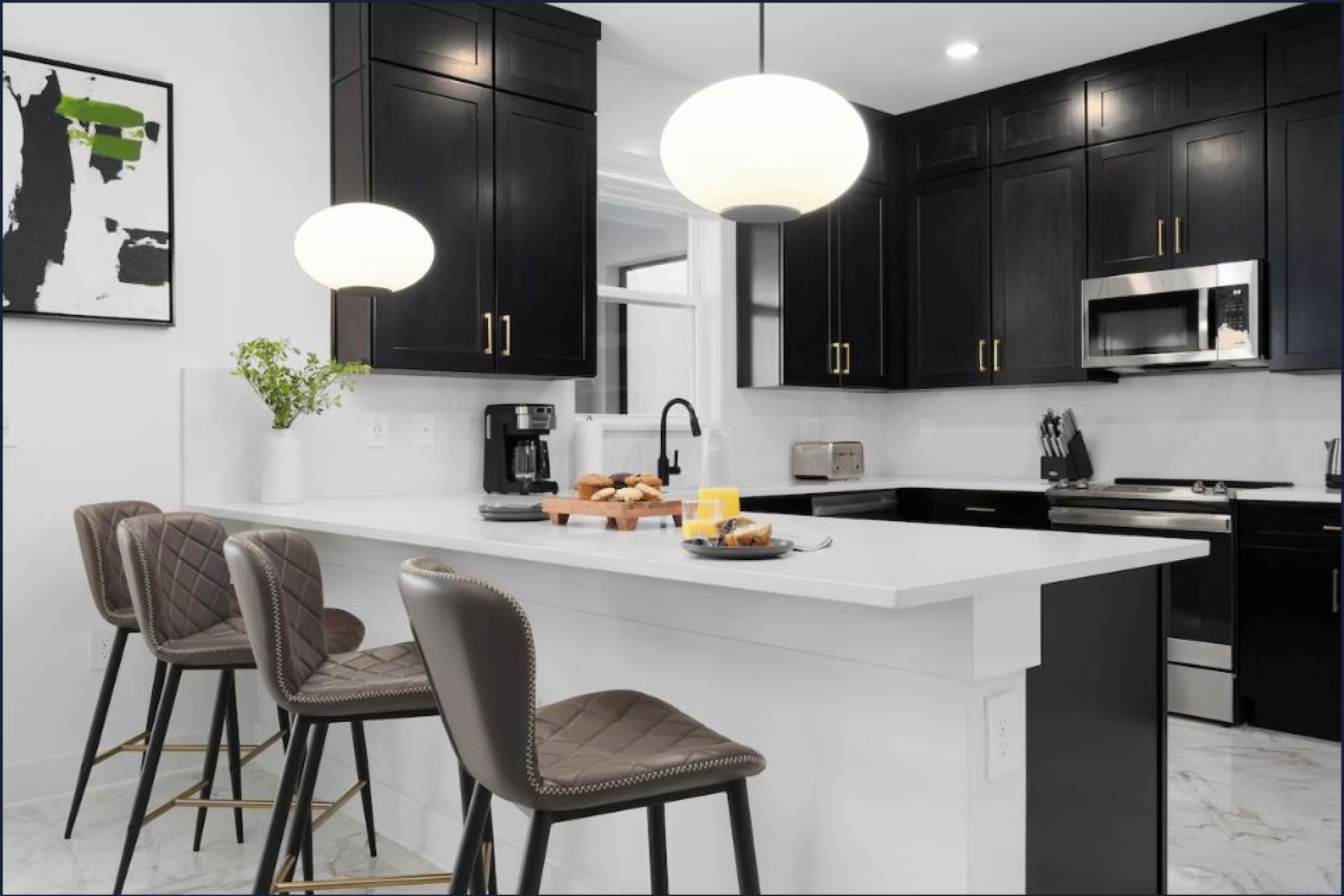 Home Six Bedrooms with Private Pool