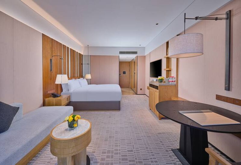 Double Accessible King Size Bed