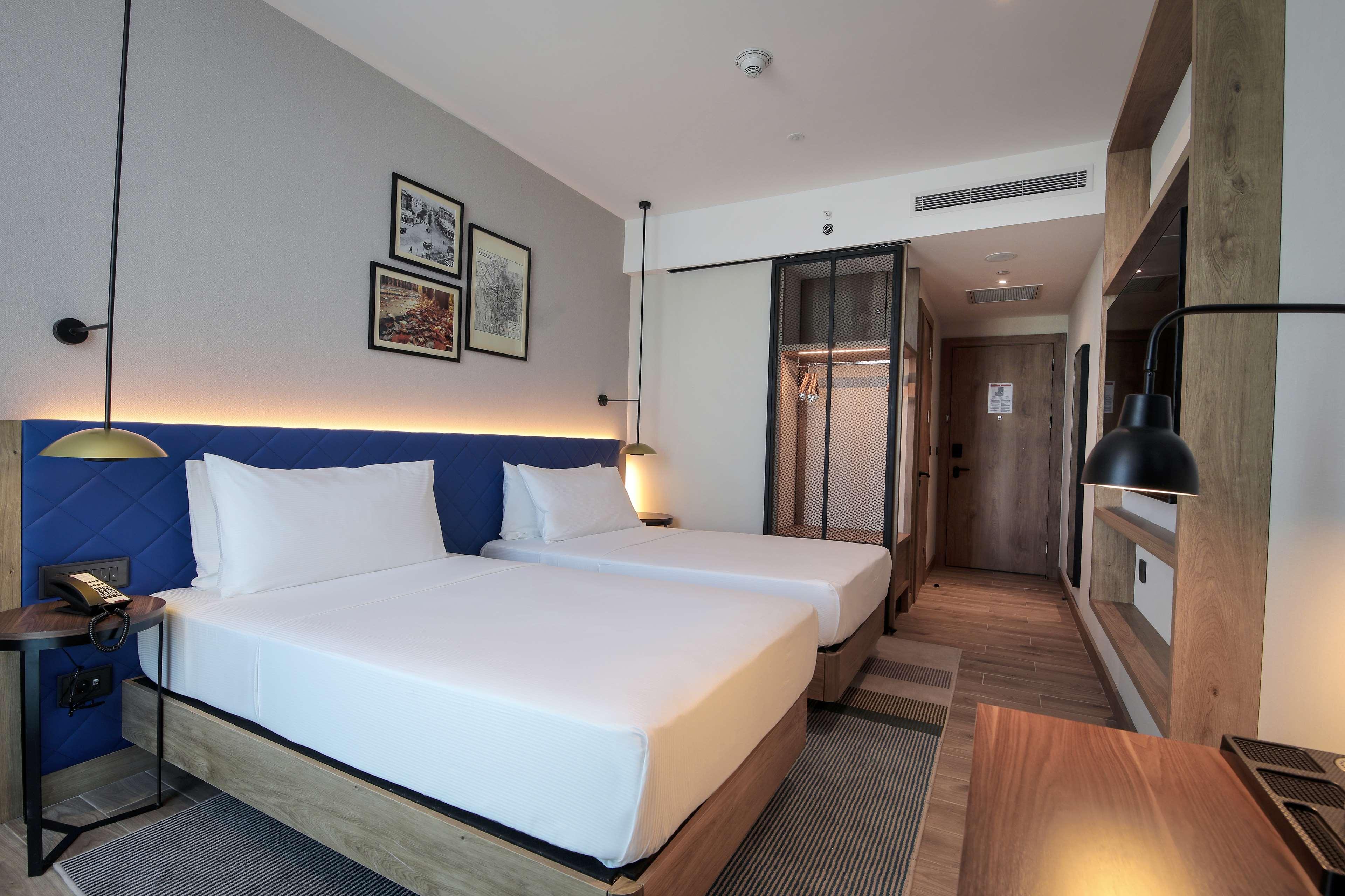 Family Room Connecting Room