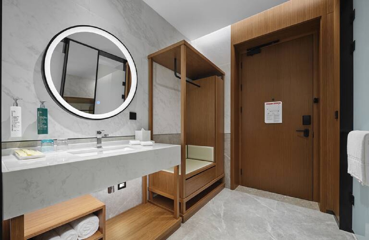 Double Deluxe King Bed