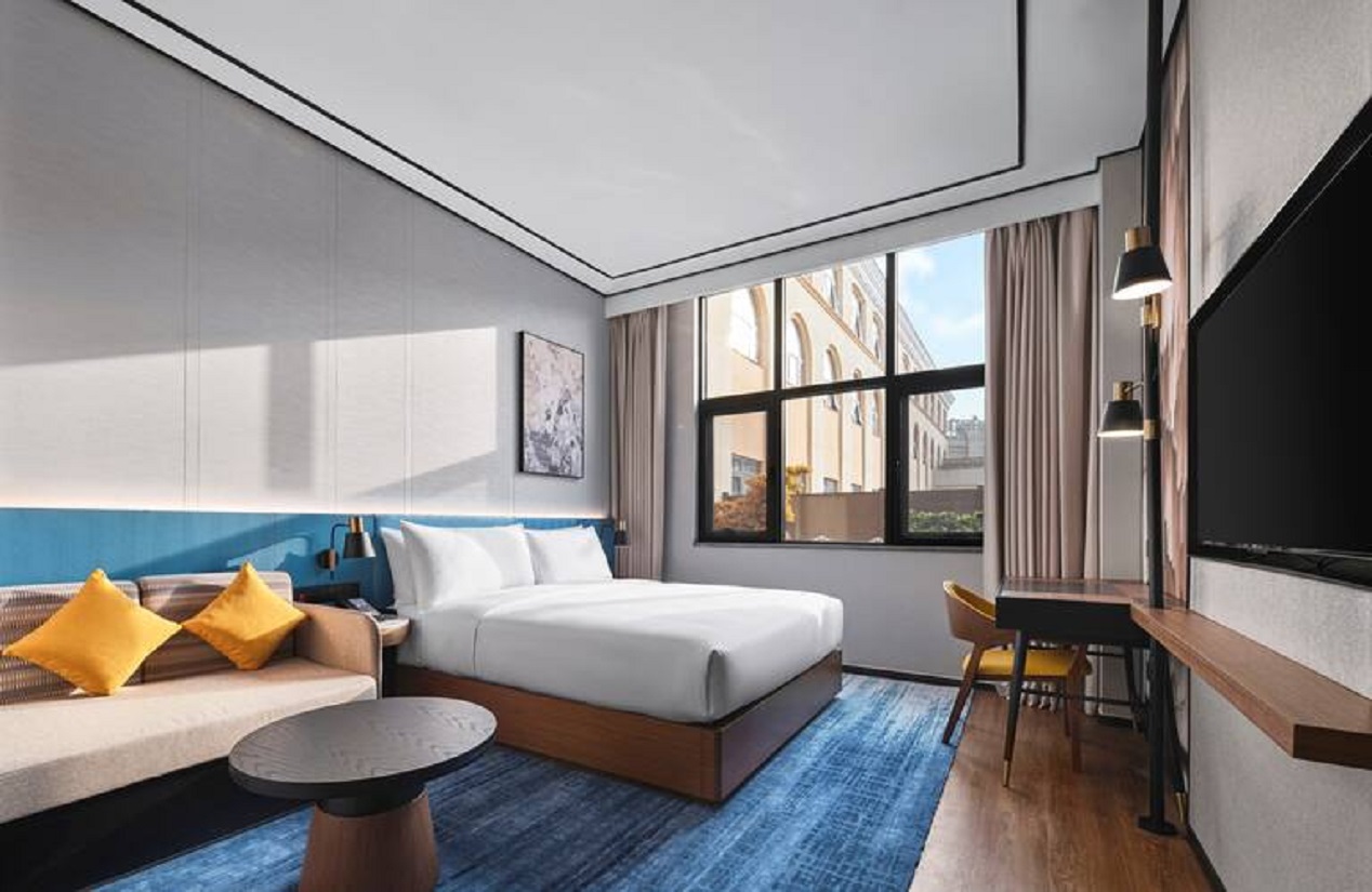 Double Deluxe King Bed