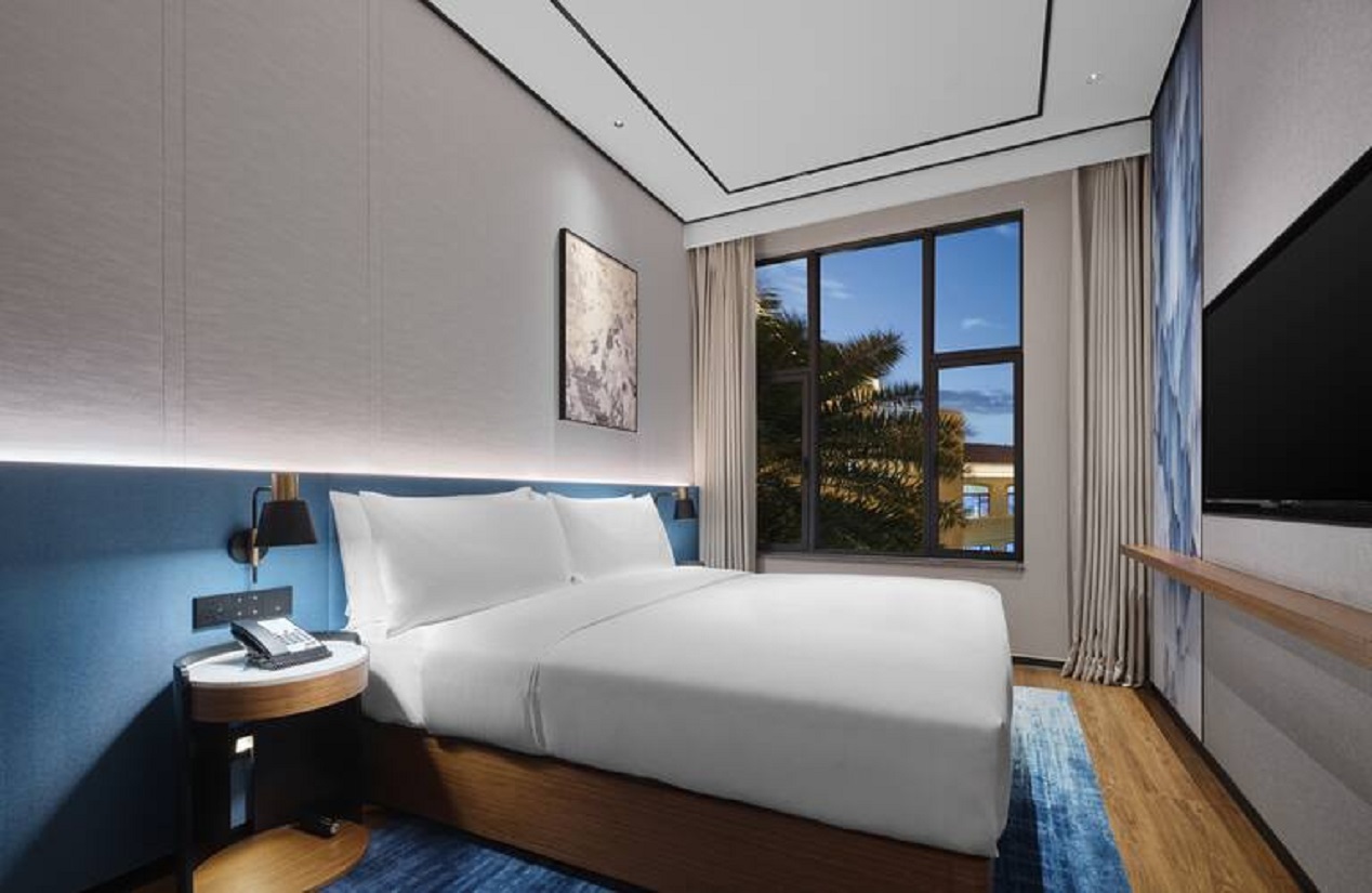 Suite Deluxe King Bed