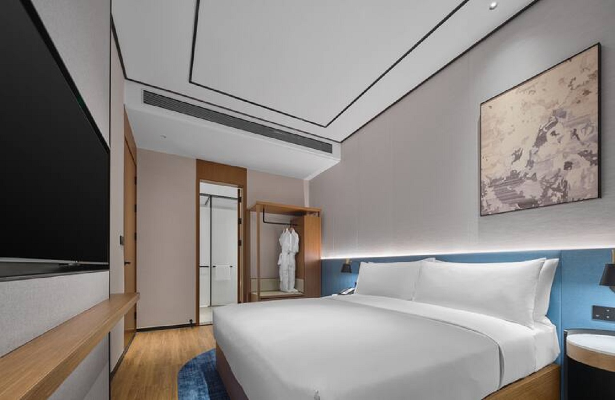 Suite Deluxe King Bed